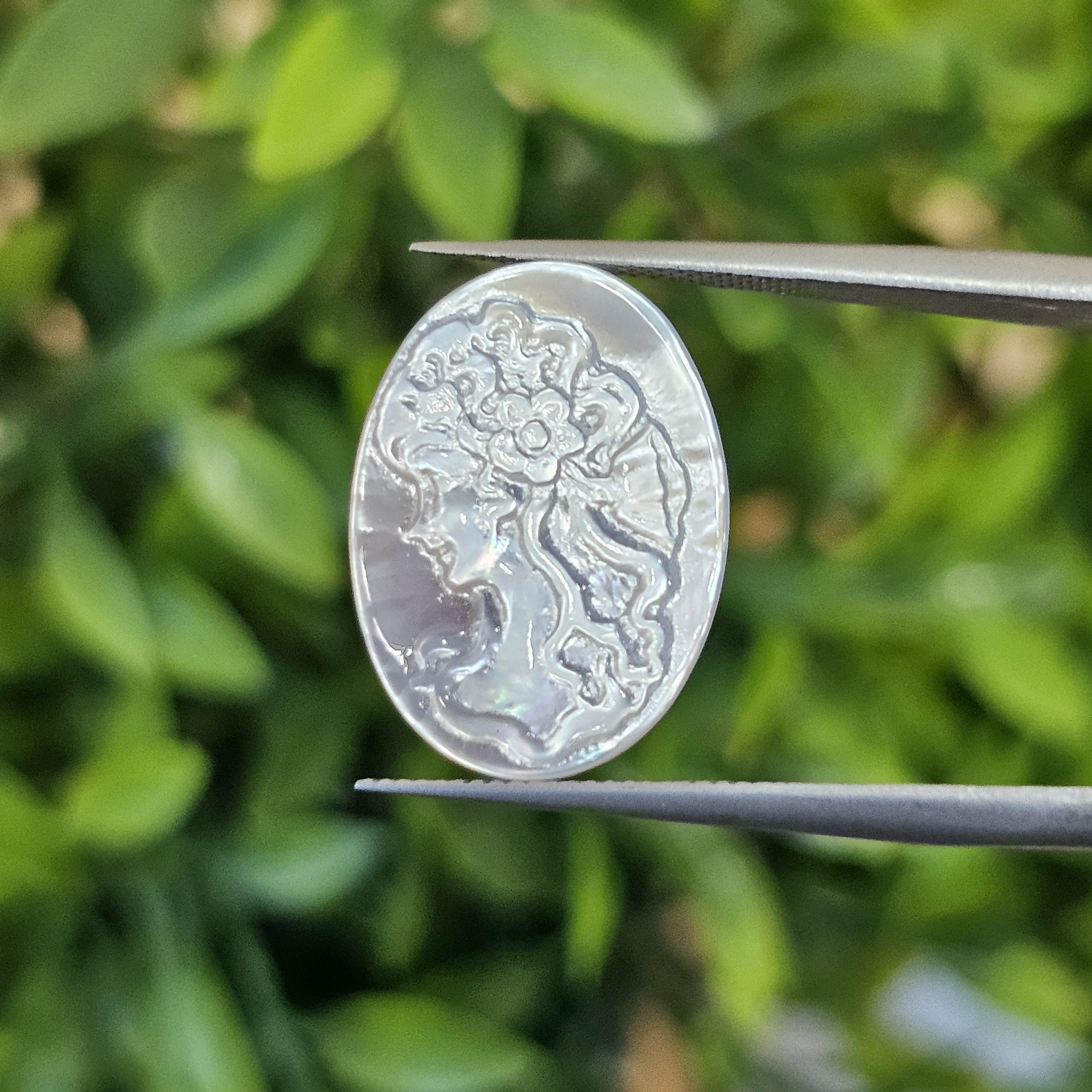 เปลือกหอยมุก แกะสลัก Pearl Shell Carved 4.12 กะรัต (Cts.)