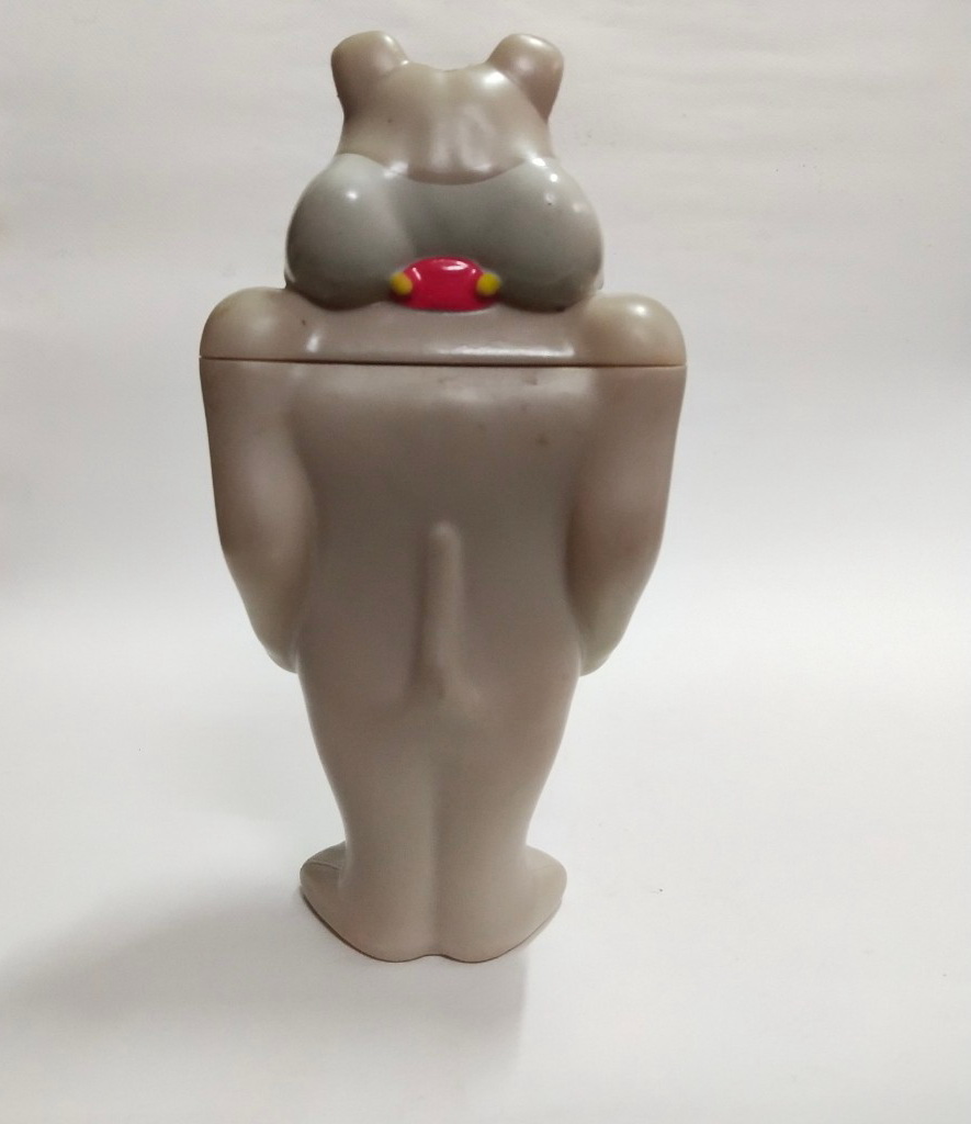 แก้วน้ำพลาสติก งานEGV " บูลด๊อก" ศัตรูคู่ปรับ ทอมกับเจอรี่ งานเก่าสะสมสภาพดีมีรอยบ้าง ค่อนข้างหายาก