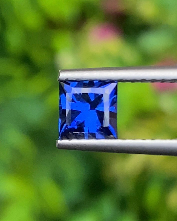 พลอย ไพลิน blue sapphire 0.98 กะรัต (Cts.) พลอยแท้ อัญมณีมงคลประจําวันเกิด เครื่องประดับพลอย