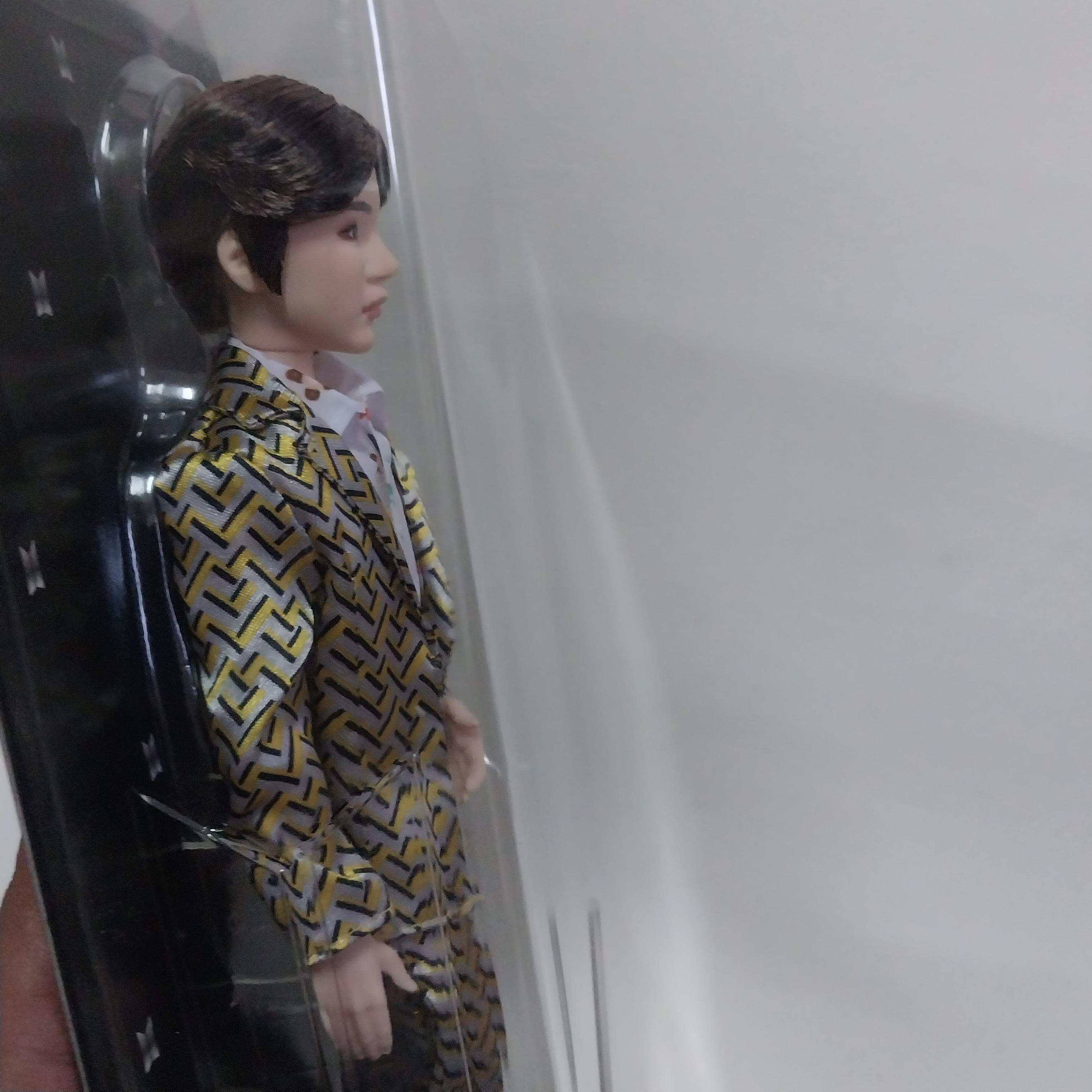 มีหลายภาพ มือ1 กล่องชำรุดบ้าง มีหลายภาพ ตุ๊กตาบอยแบรนด์เกาหลี BTS ของแท้แมทเทล