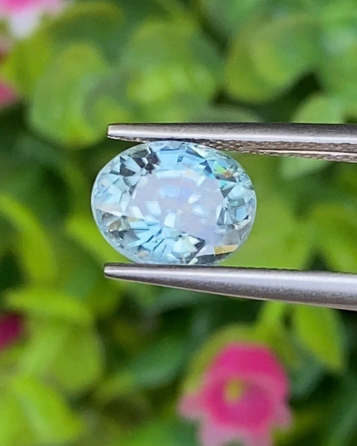 พลอย เพทาย (Zircon) 3.55 กะรัต (Cts.) พลอยแท้ อัญมณีมงคลประจําวันเกิด เครื่องประดับพลอย