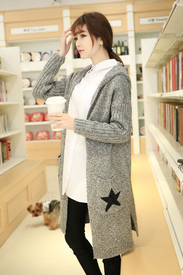 คาร์ดิแกนไหมพรมตัวยาว มีฮู้ด แต่งกระเป๋าคู่ (11778B)