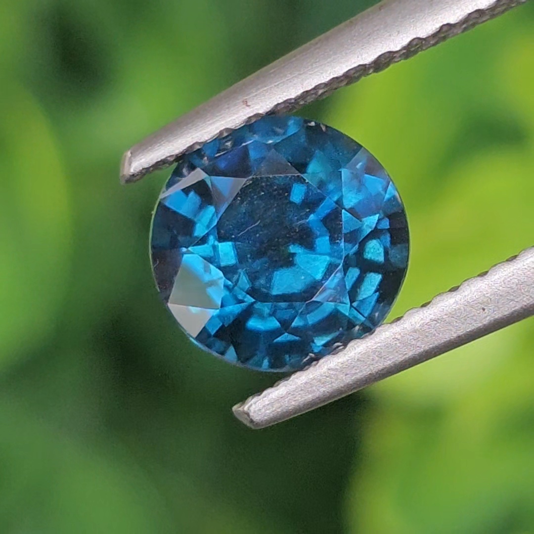 พลอย เพทาย Natural Zircon 1.93 กะรัต (Cts.) พร้อมใบเซอร์ พลอยแท้อัญมณีมงคล ประจําวันเกิด เครื่องประดับพลอย