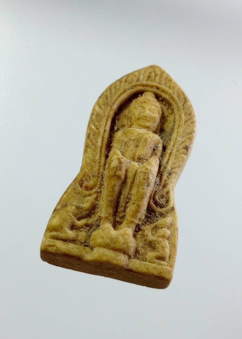 ผ3166 พระผง หลวงพ่อโต วัดดอนเจดีย์ จ.สุพรรณบุรี หลังเจดีย์