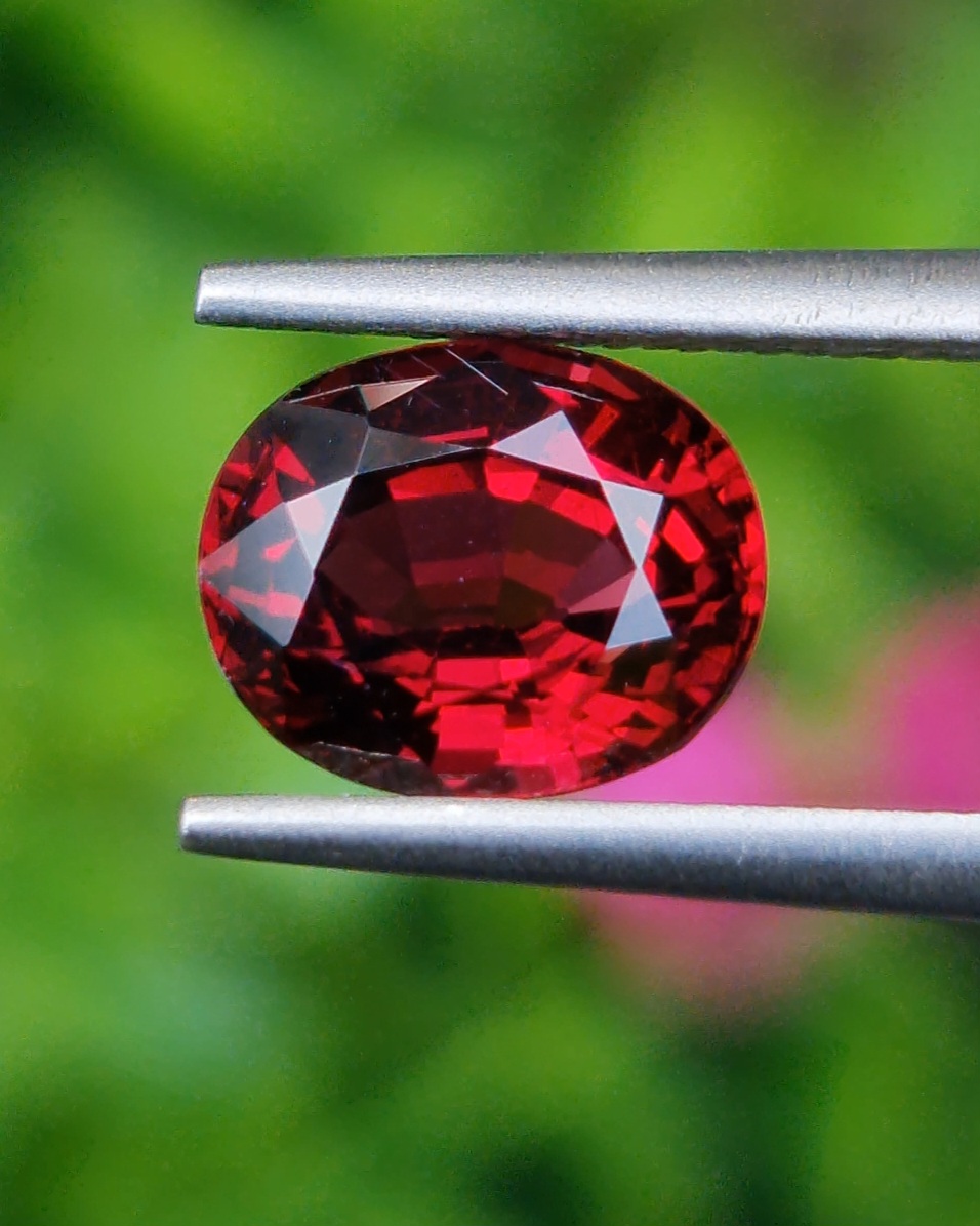 พลอย โรโดไลต์ กาเน็ท Rhodolite Garnet 2.44 กะรัต Cts.พลอยแท้ อัญมณีมงคลประจําวันเกิด เครื่องประดับพลอย