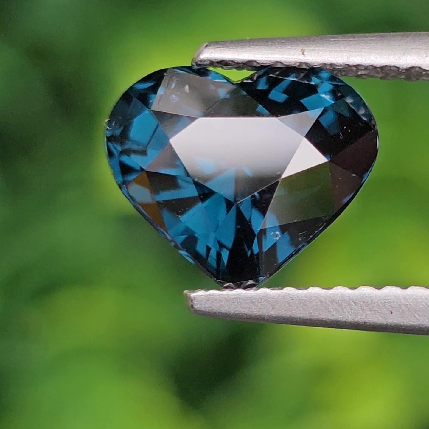 พลอย สปิเนล Spinel 2.71 กะรัต (Cts.) ดิบ (Unheated) พร้อมใบเซอร์ พลอยแท้ อัญมณีมงคลประจําวันเกิด เครื่องประดับพลอย