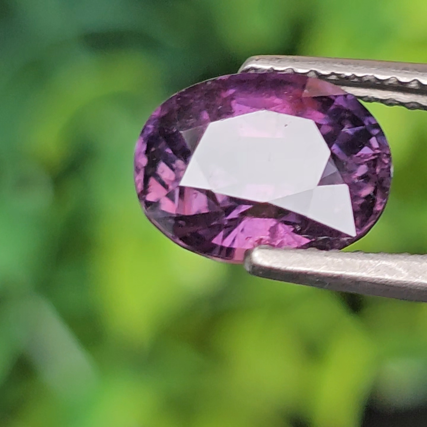 พลอย คัลเลอร์เชนจ์ แซฟไฟร์ Color Change Sapphire 3.40 กะรัต (Cts.) พลอยแท้ อัญมณีมงคลประจําวันเกิด เครื่องประดับพลอย