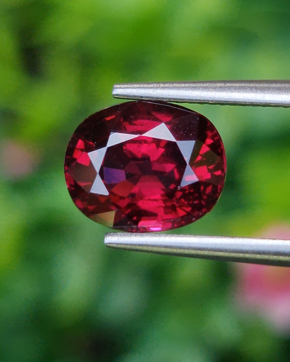 พลอย โรโดไลต์ กาเน็ท Rhodolite Garnet 3.04 กะรัต Cts.พลอยแท้ อัญมณีมงคลประจําวันเกิด เครื่องประดับพลอย