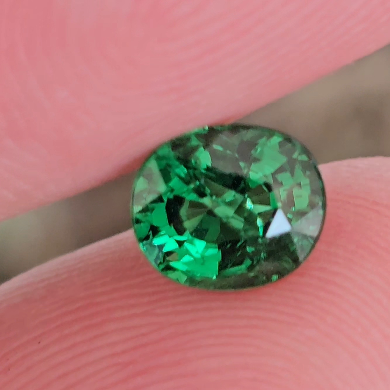 พลอย ซาโวไรท์ Tsavorite Garnet 1.28 กะรัต (Cts.) ดิบ Unheated พร้อมใบเซอร์ อัญมณีมงคลประจําวันเกิด เครื่องประดับพลอย