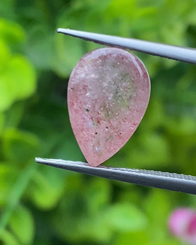 พลอย สตอเบอรี่ ควอตซ์ Strawberry Quartz 4.83 กะรัต (Cts.) พลอยแท้ อัญมณีมงคลประจําวันเกิด เครื่องประดับพลอย