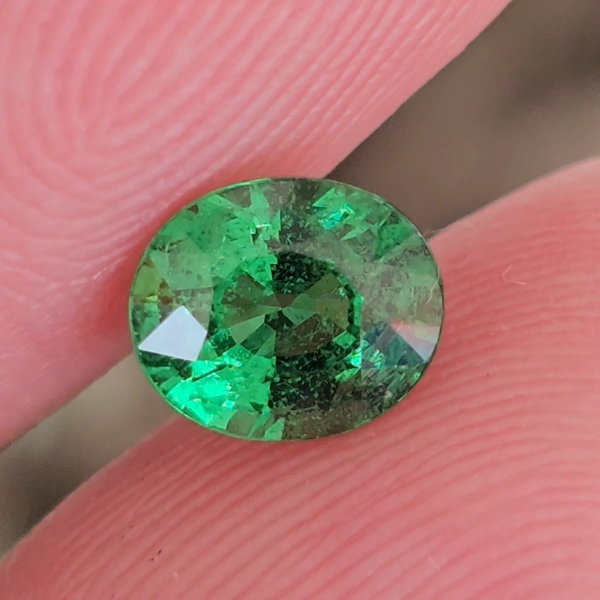 พลอย ซาโวไรท์ Tsavorite Garnet 1.06 กะรัต (Cts.) ดิบ Unheated พร้อมใบเซอร์ อัญมณีมงคลประจําวันเกิด เครื่องประดับพลอย