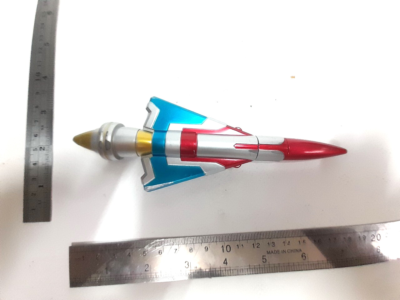 แคนดี้ทอย ซีโร่ แลนซ์ อาวุธของอุลตร้าแมนซีโร่ ยืดหดได้ มือสอง ขนาดตามรูป มีรอยบ้าง