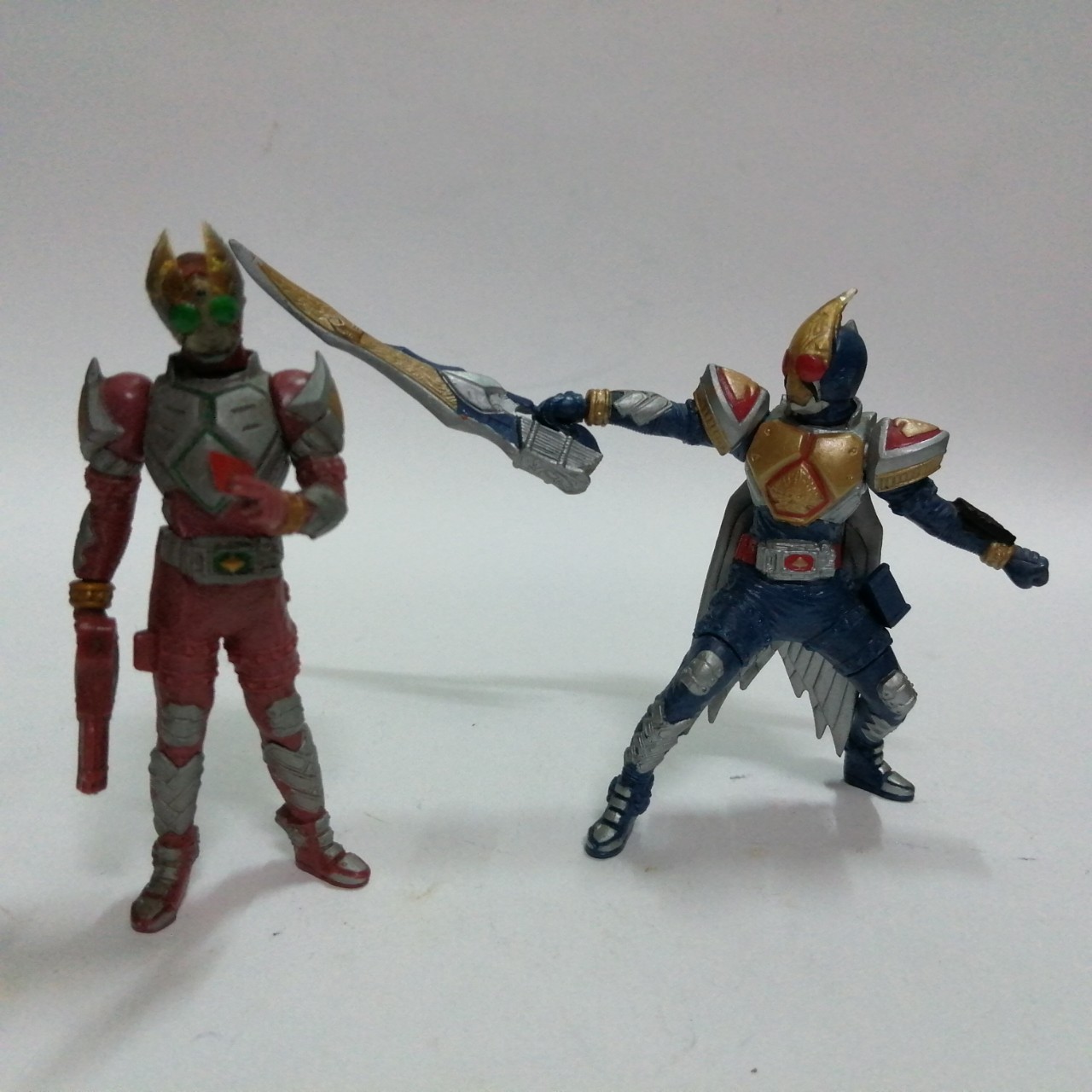 กาชาปอง ไรเดอร์เบลด แจ๊คฟอร์ม 1ตัว และไรเดอร์กาเรน ร่างธรรมดา 1ตัว ขายคู่ ไม่แยก