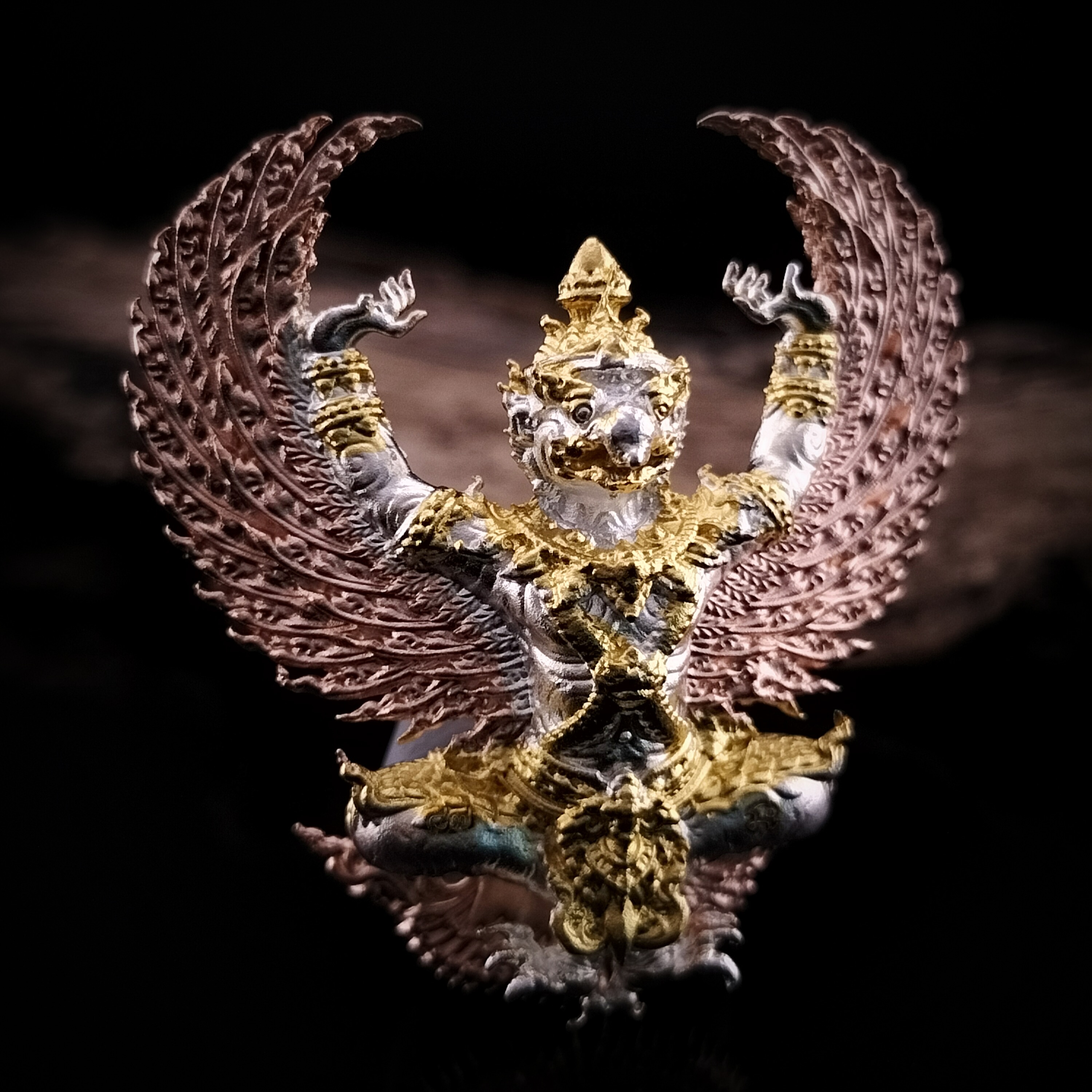 พญาครุฑทศยันต์มหาราช รุ่น รวยเหลือล้นมหาเศรษฐีอุดมทรัพย์