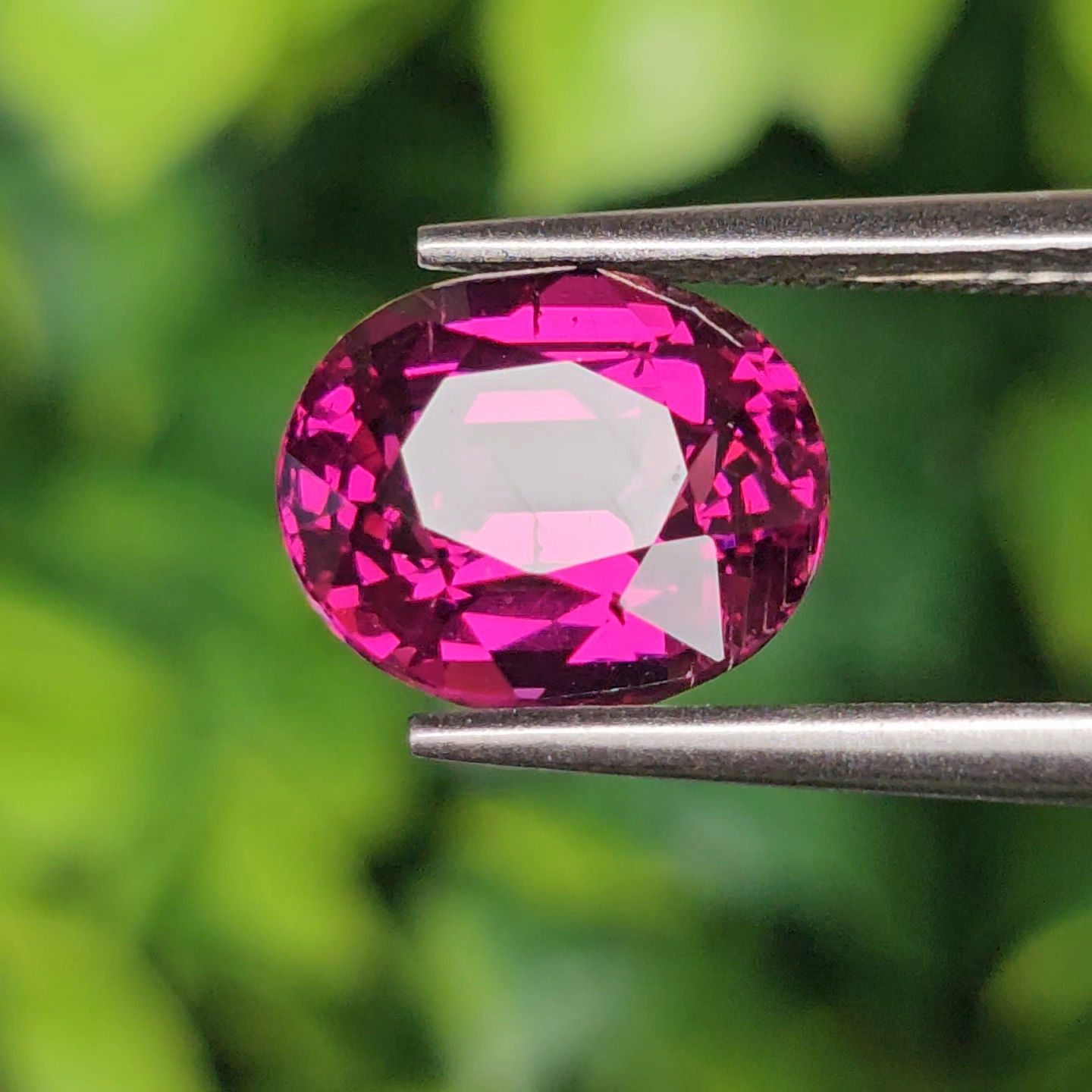 พลอย โรโดไลต์ กาเน็ท Rhodolite Garnet 4.50 กะรัต Cts.พลอยแท้ อัญมณีมงคลประจําวันเกิด เครื่องประดับพลอย