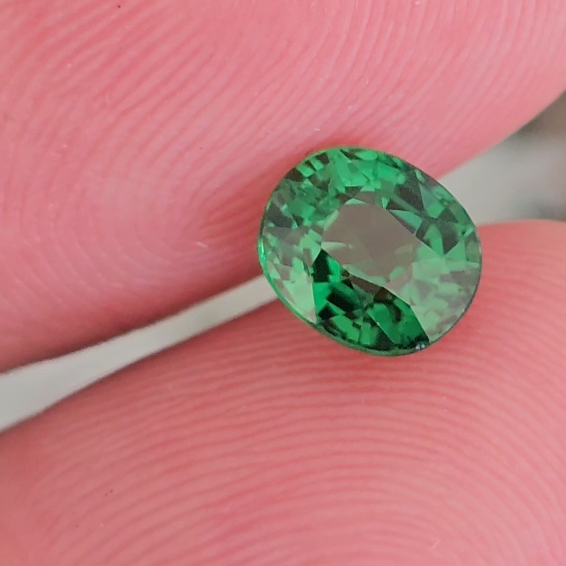 พลอย ซาโวไรท์ Tsavorite Garnet 1.24 กะรัต (Cts.) ดิบ Unheated พร้อมใบเซอร์ อัญมณีมงคลประจําวันเกิด เครื่องประดับพลอย