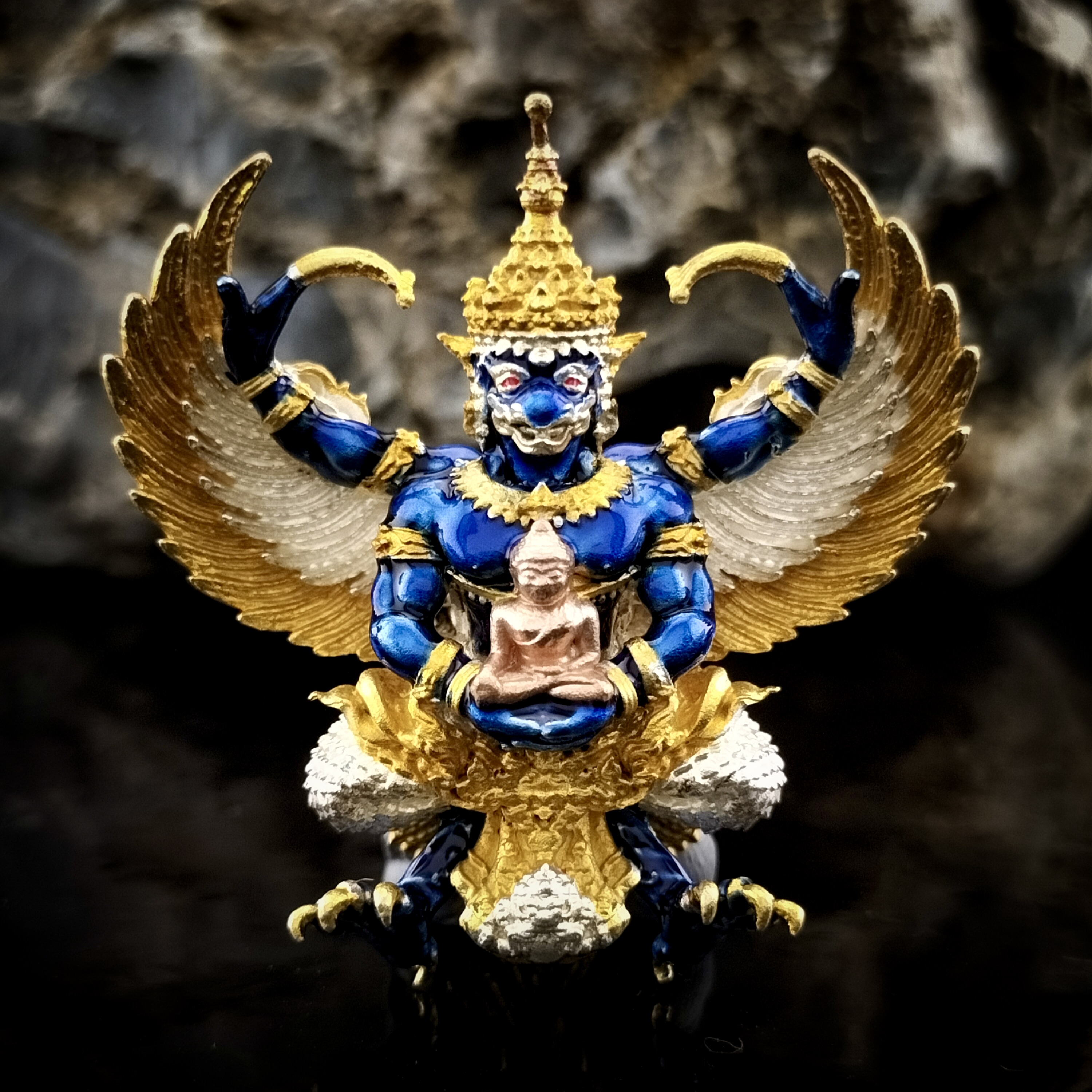พญาครุฑ รุ่น เศรษฐีเงินไหลมา