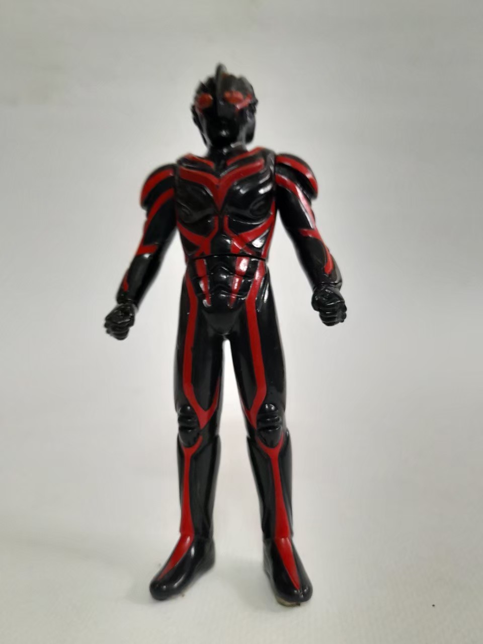 ซอฟ 5-5.5 นิ้ว ดาค์คซากิ จากอุลตร้าแมนเนกซัส ขนาดตามรูปมือสองสภาพดีมีรอยบ้าง มีปั๊ม