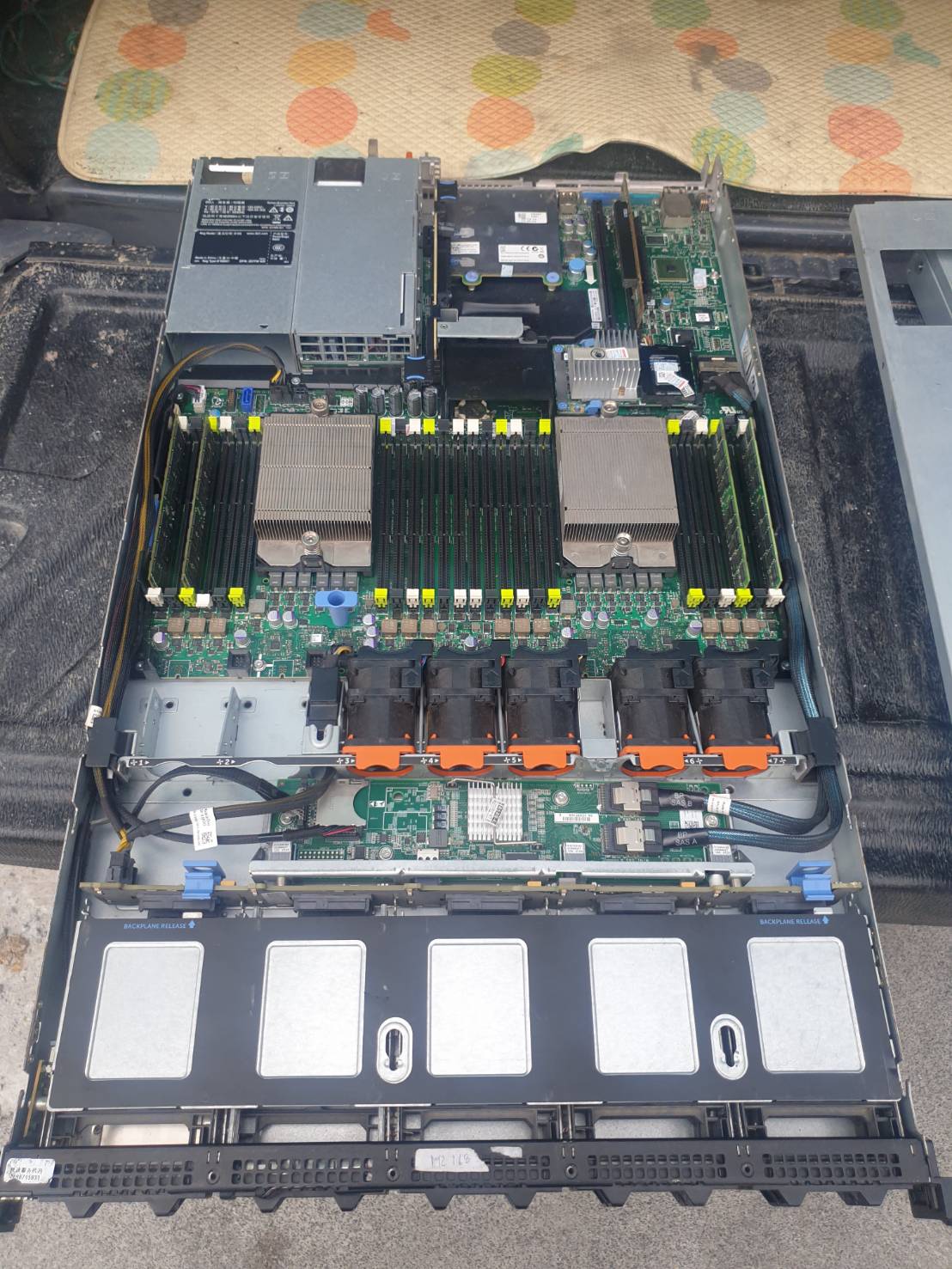 Server Dell R620 E5-2650x2 Ram 128GB SAS 300*3 power x2 เซิฟเวอร์มือสองพร้อมใช้งาน