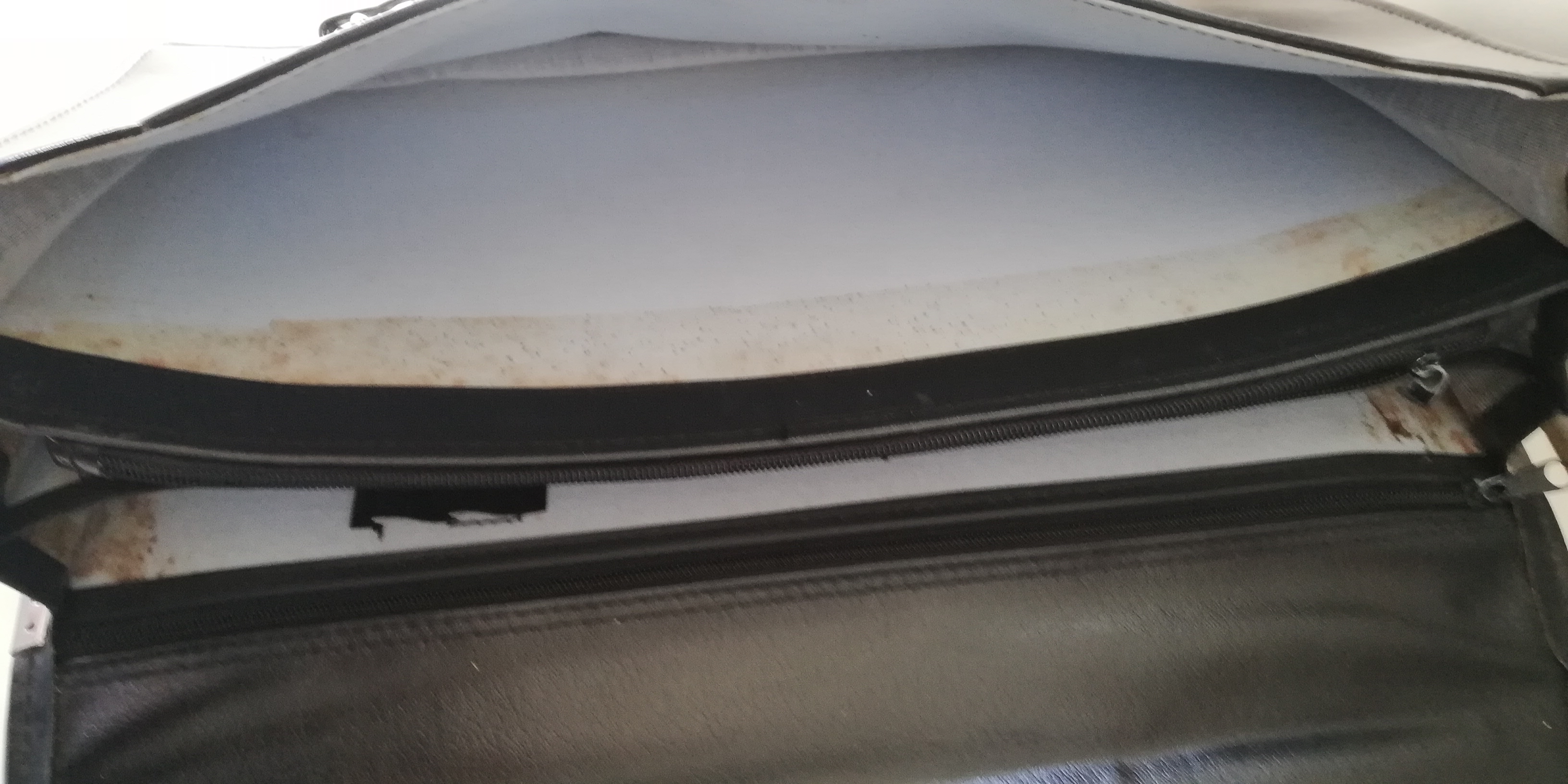 ของสะสมเก่า กระเป๋านักเรียน จาก โรงเรียนดาราสมุทร ศรีราชา **มีตำหนิโปรดตรวจสอบทุกภาพ