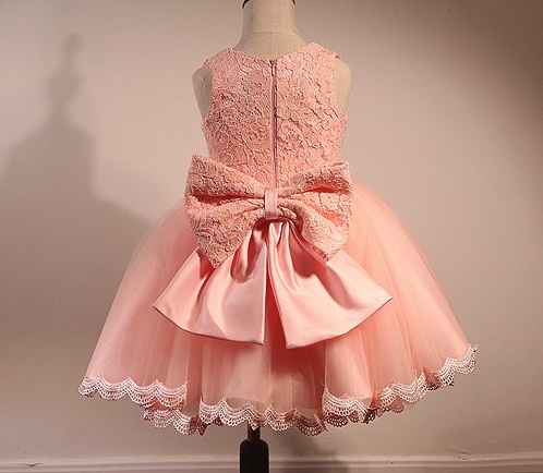 Pre-order ชุดราตรีเด็ก ชุดออกงาน สไตล์เจ้าหญิง สวยหวานเสื้อลูกไม้สีชมพู น่ารัก กระโปรงตาข่าย ด้านหลังมีโบว์ใหญ่ เรียบหรู ทันสมัย