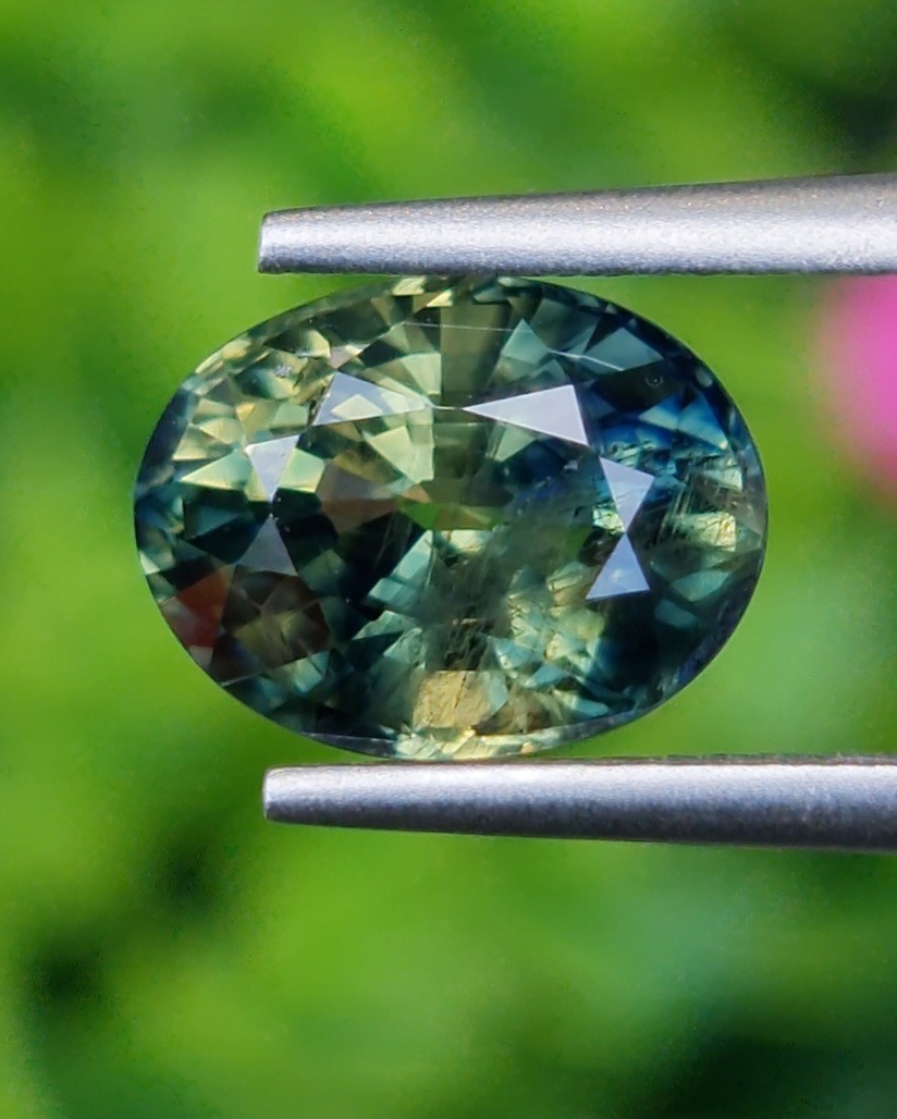 พลอย แซฟไฟร์ 3 สี Tri-Color Sapphire 3.45 กะรัต (Cts.) พลอยแท้ อัญมณีมงคลประจําวันเกิด เครื่องประดับพลอย