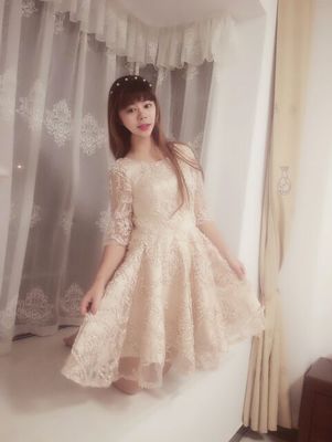 ชุดราตรีสั้นแขนสามส่วนปักดิ้นทั้งตัวเรียบหรู (ซิปหลัง)