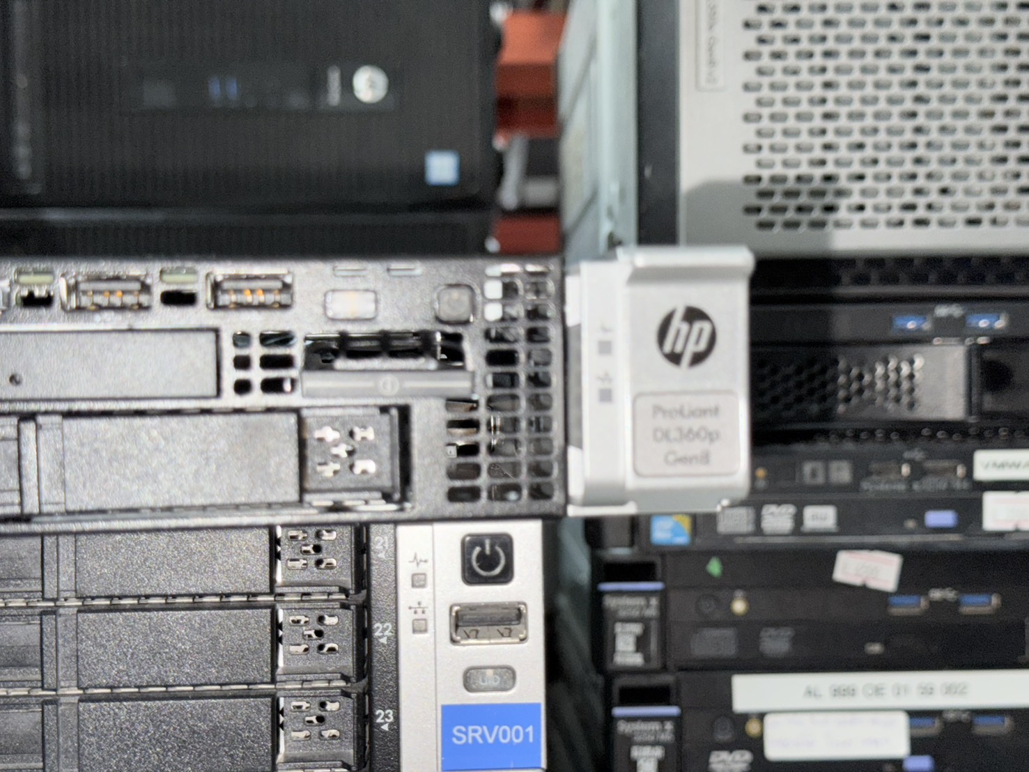 Server HP DL360p Gen8(E5-2609/8GB*3/HDD 146GB*2)+Raid P420i+Power460w*2