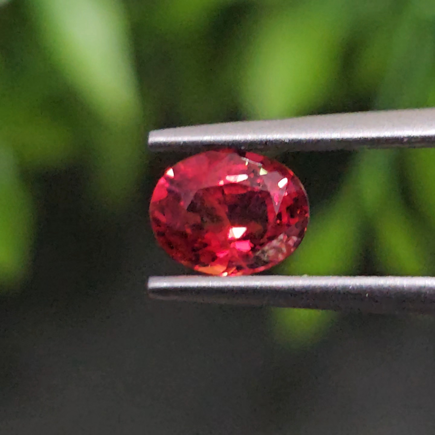 พลอย ทับทิม ซองเจีย Songea Ruby Sapphire 1.03 กะรัต (Cts.) พลอยแท้ อัญมณีมงคลประจําวันเกิด เครื่องประดับพลอย