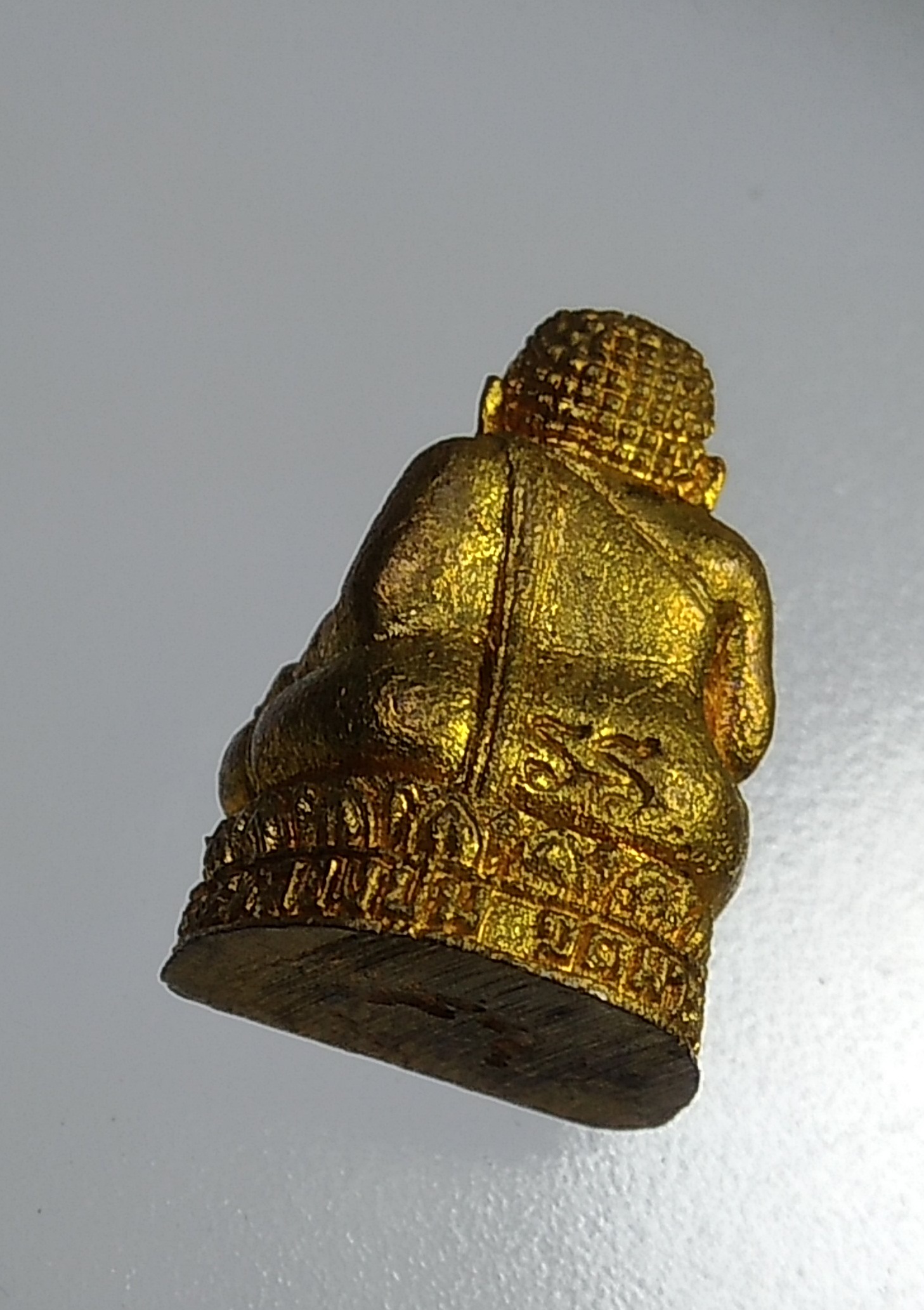 พระไม่ทราบรายละเอียด เครื่องรางไม่รู้ที่ ทุกประเภท : พระราหูกะลาแกะเก่ามาก ไม่