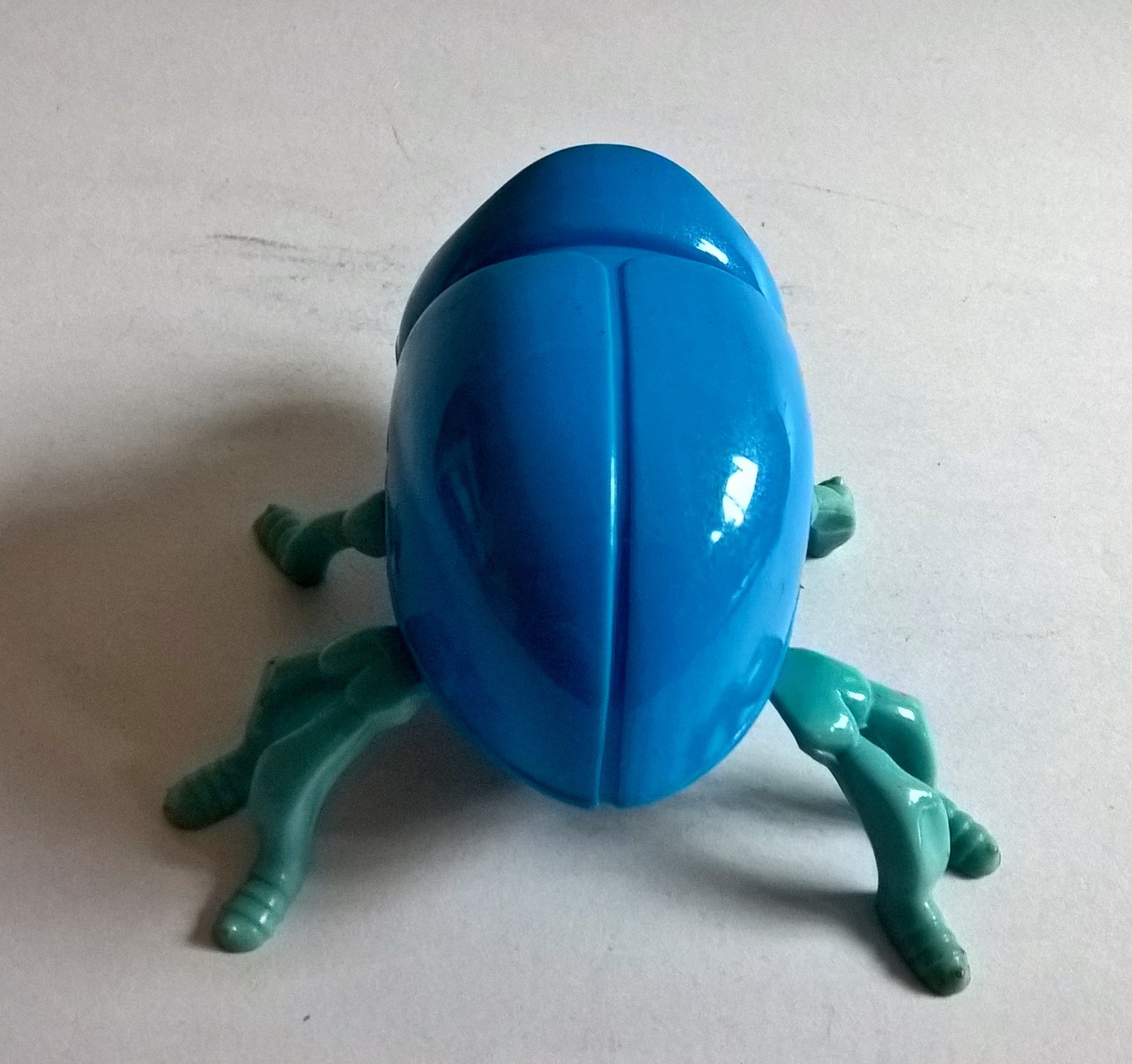 ตัวละครจาก บั๊กไลฟ์ 2 ตัว คือ ด้วง และตั๊กแตน ขายคู่The Blue Beetle (Dim )from "The Bug's Life",Collectible from Mac Donald- ดิม ตัวด้วงสีฟ้า จาก The Bug's Life ของสะสมจาก Mac Donald