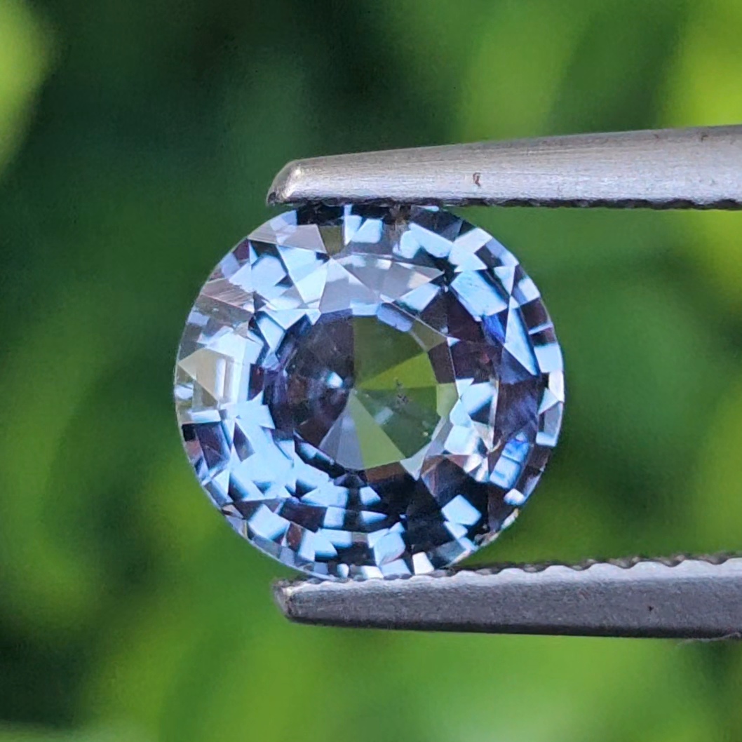 สปิเนล (Spinel ) 1.56 กะรัต (Cts.) พลอยแท้ อัญมณีมงคลประจําวันเกิด เครื่องประดับพลอย