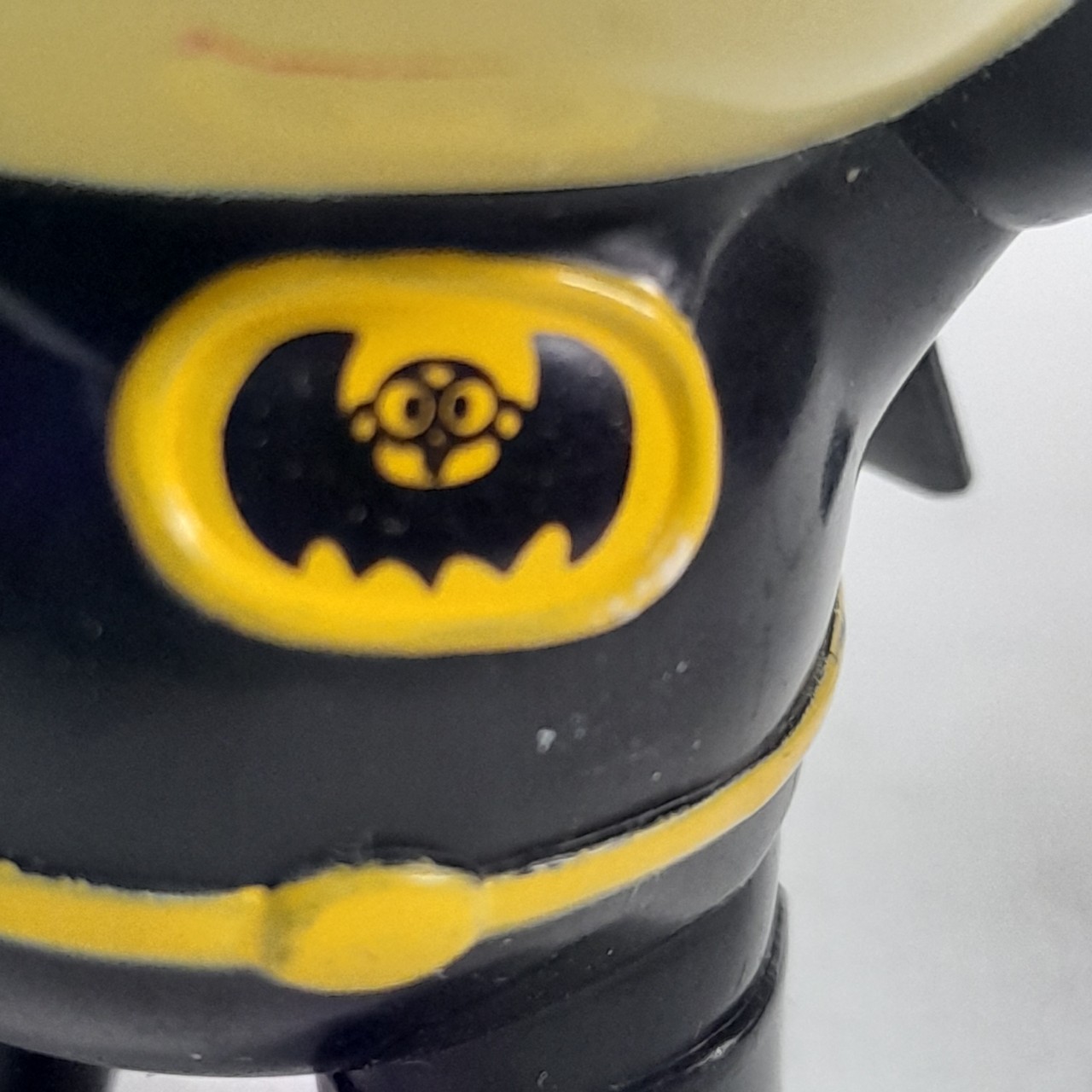 ฟิกเกอร์ พลาสติก***มีตำหนิ ตัวเชือกลานชักหมดสภาพไม่ดึงกลับ ปังปอนด์ พรีเมี่ยม 7- 11 ในอดีต ชุดปังปอนด์แบทแมน มือสองตามสภาพดีมีรอยบ้าง