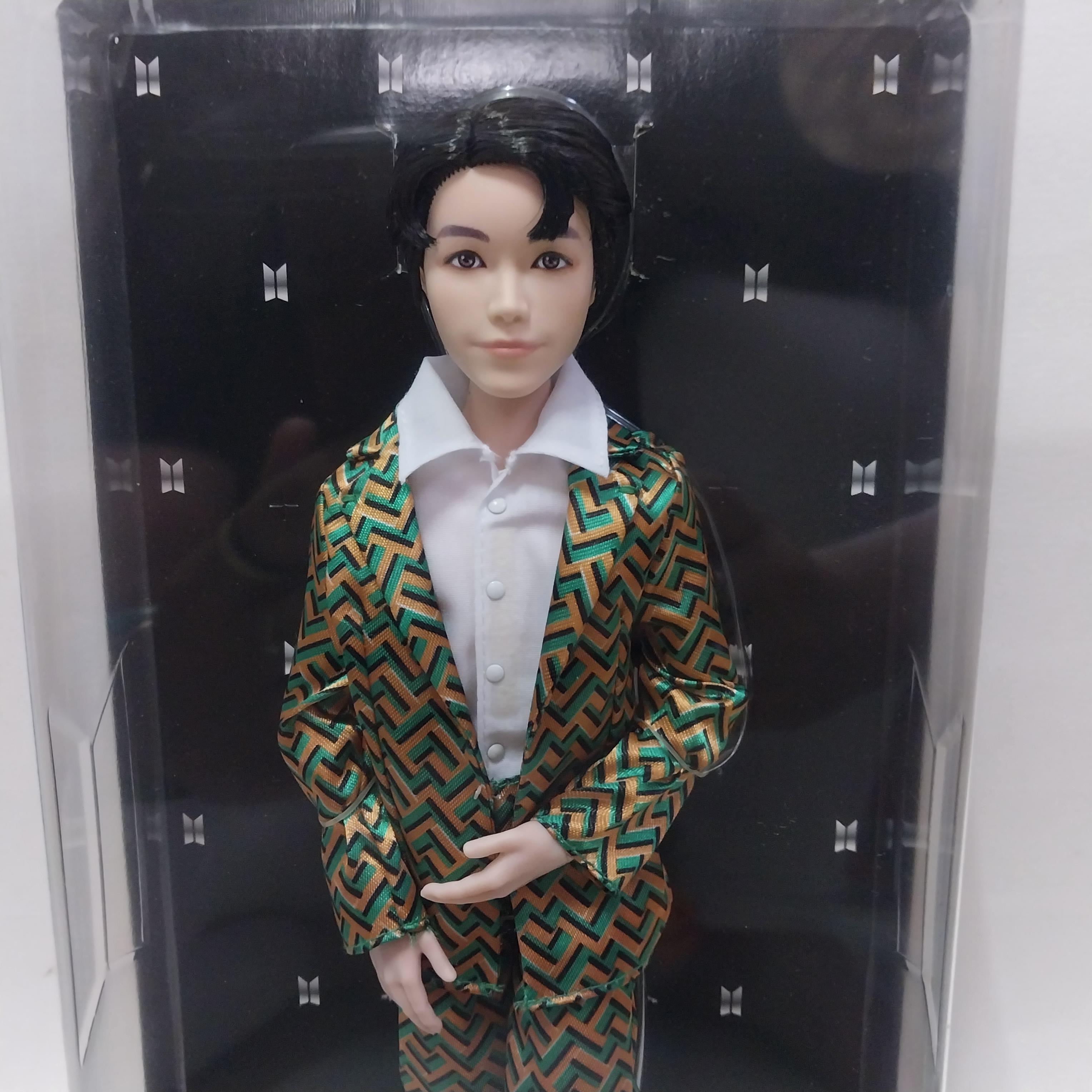 มีหลายภาพ มือ1 กล่องชำรุดบ้าง มีหลายภาพ ตุ๊กตาบอยแบรนด์เกาหลี BTS ของแท้แมทเทล