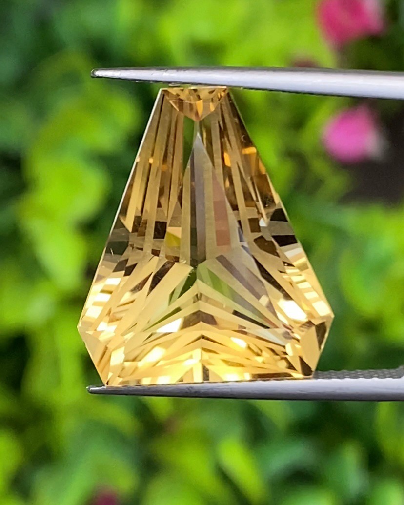 พลอย ซิทริน Citrine 10.96 กะรัต (Cts.) พลอยแท้ อัญมณีมงคลประจําวันเกิด เครื่องประดับพลอย