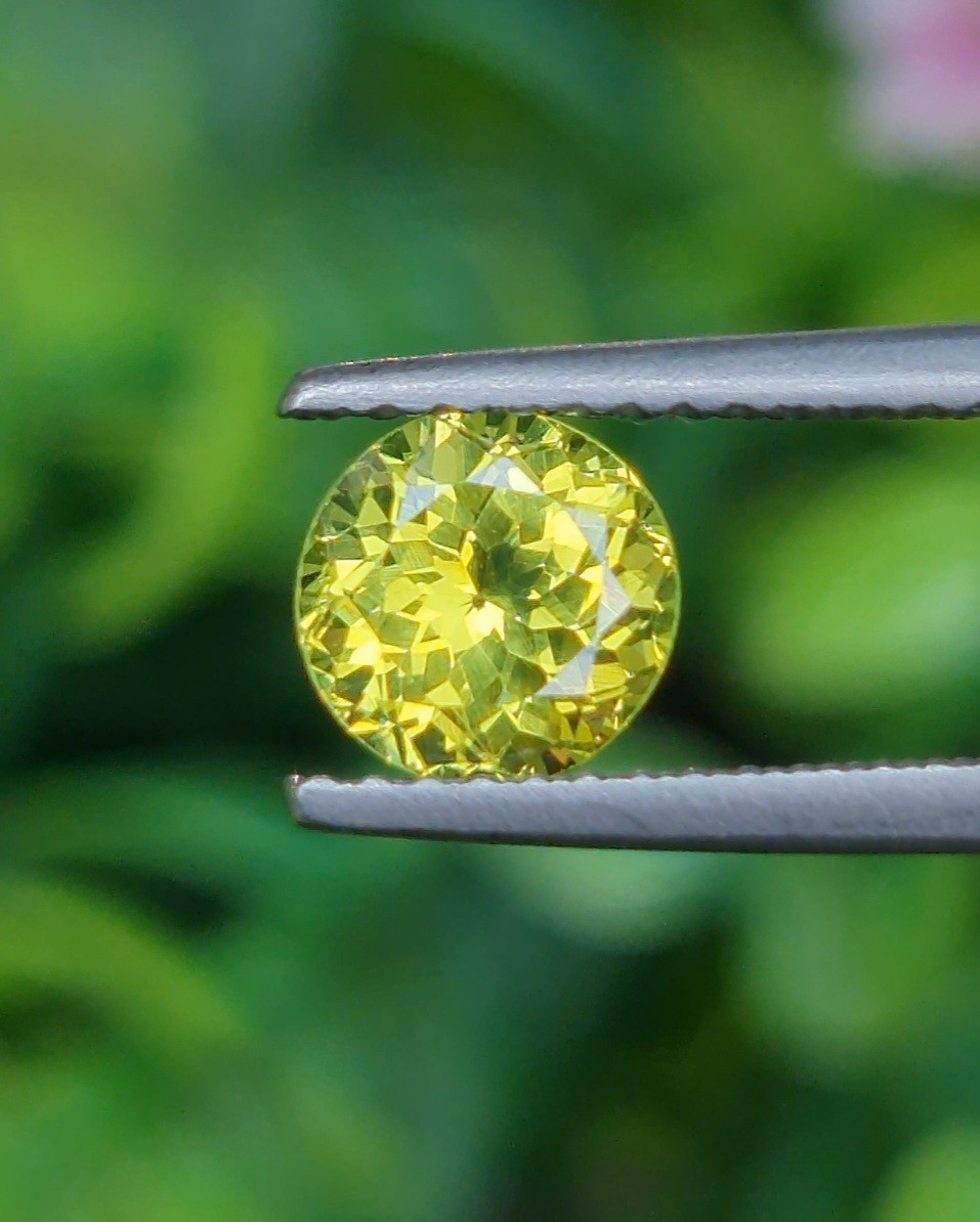 พลอย คริโซเบริล (Chrysoberyl) 1.22 กะรัต (Cts.) พลอยแท้ อัญมณีมงคลประจําวันเกิด เครื่องประดับพลอย
