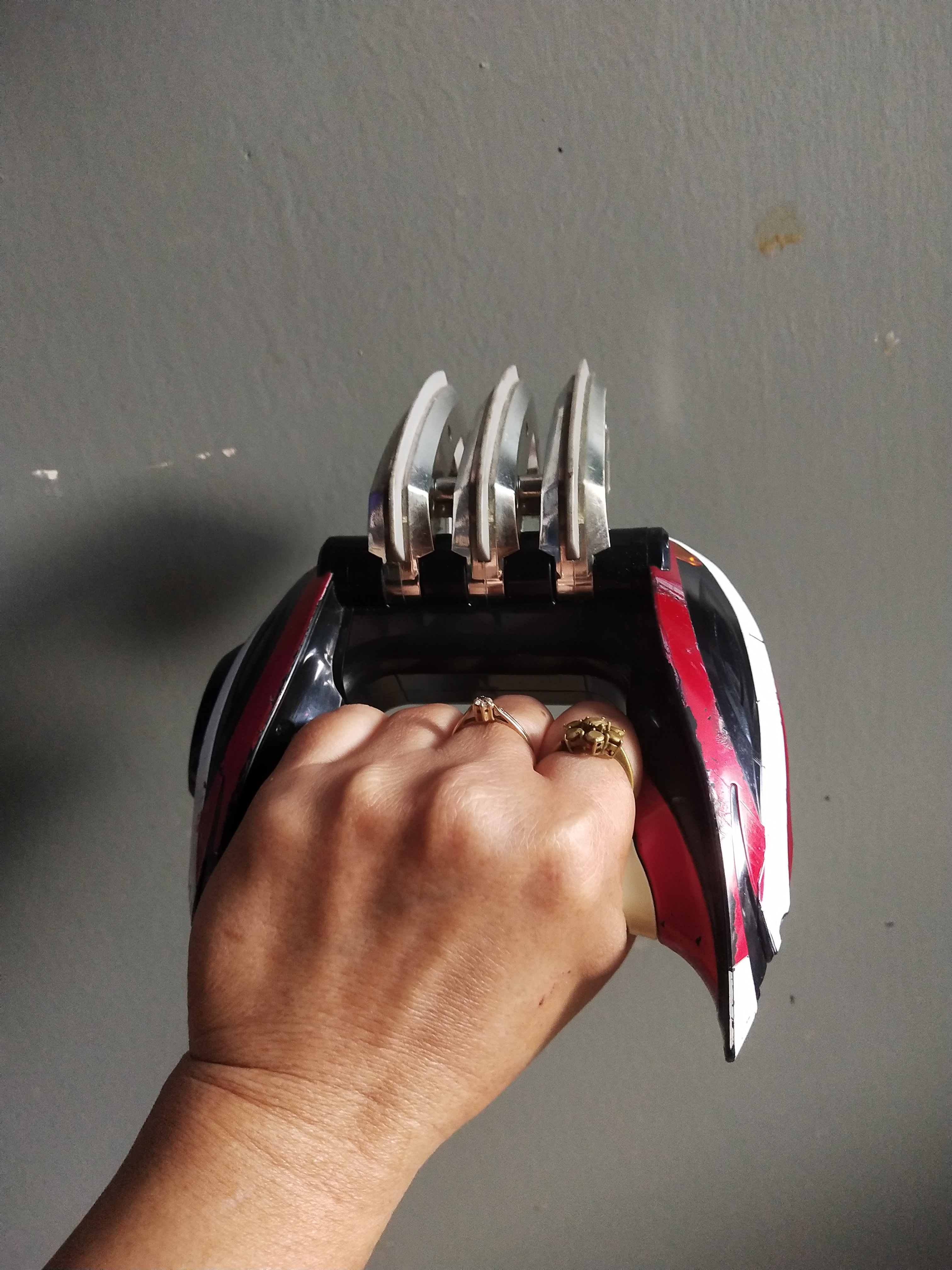 มีหลายภาพ BattleClaw อาวุธของขบวนการเกคิเรนเจอร์***มีรอยสีถลอกหลายที่ ไม่เช็คระบบ