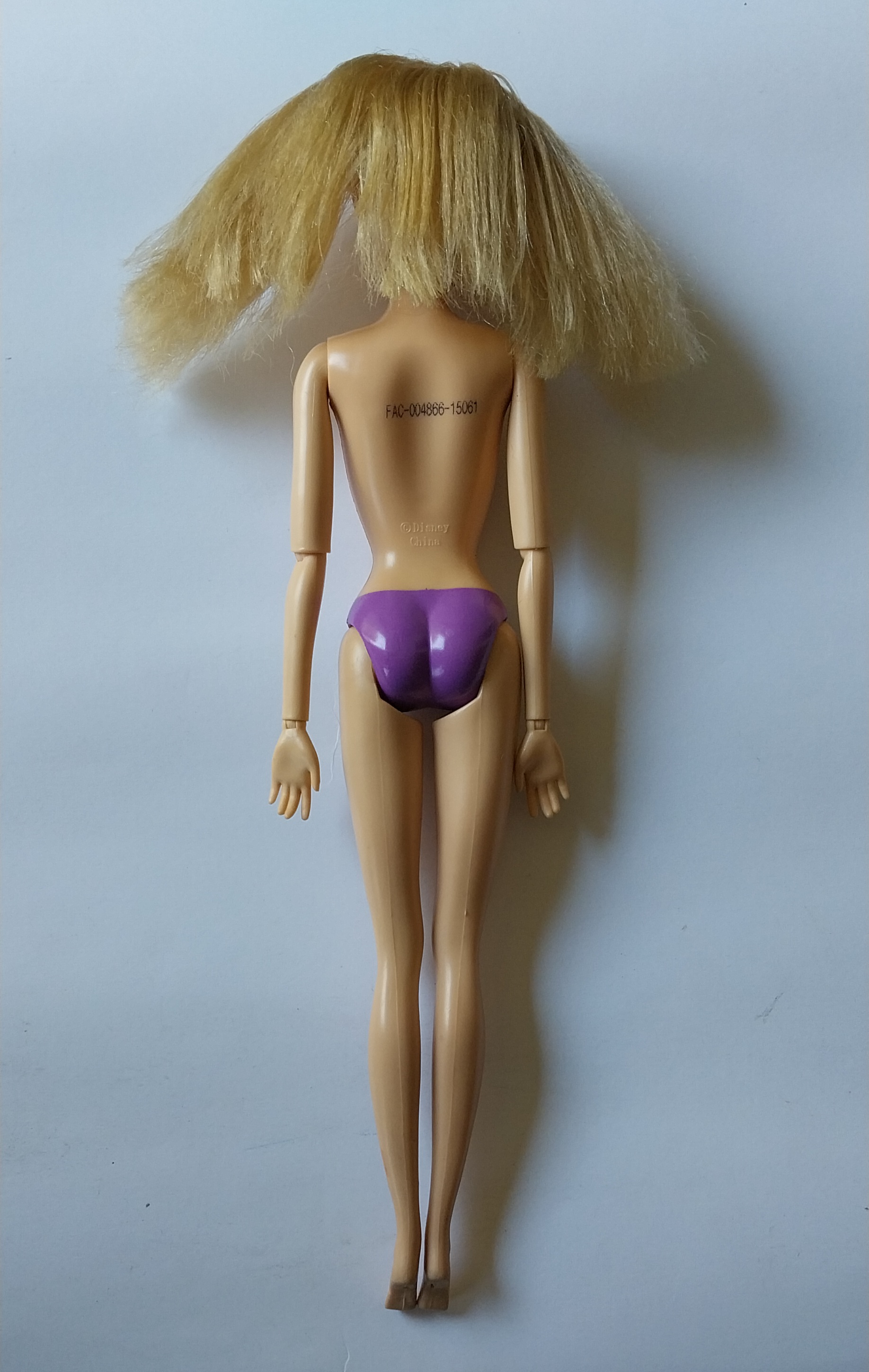 มือ2 มีหลายภาพ,ตุ๊กตา #เจ้าหญิงราพันเซล #ราปุนเซลแขนข้อต่อ ขายางพับงอได้ จาก ดิสนีย์สโตร์ **ตำหนิที่เท้า ตามภาพ ไม่มีส่วนใดหลวม แถมชุด รองเท้า มงกุฏ