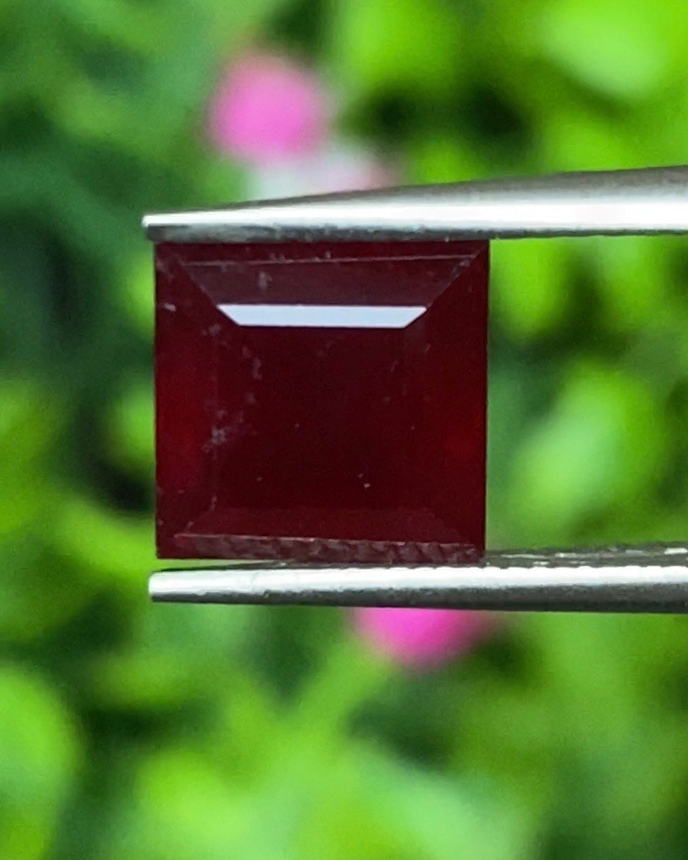 พลอย ทับทิม (Ruby Sapphire) 3.85 กะรัต (Cts.) พลอยแท้ อัญมณีมงคลประจําวันเกิด เครื่องประดับพลอย