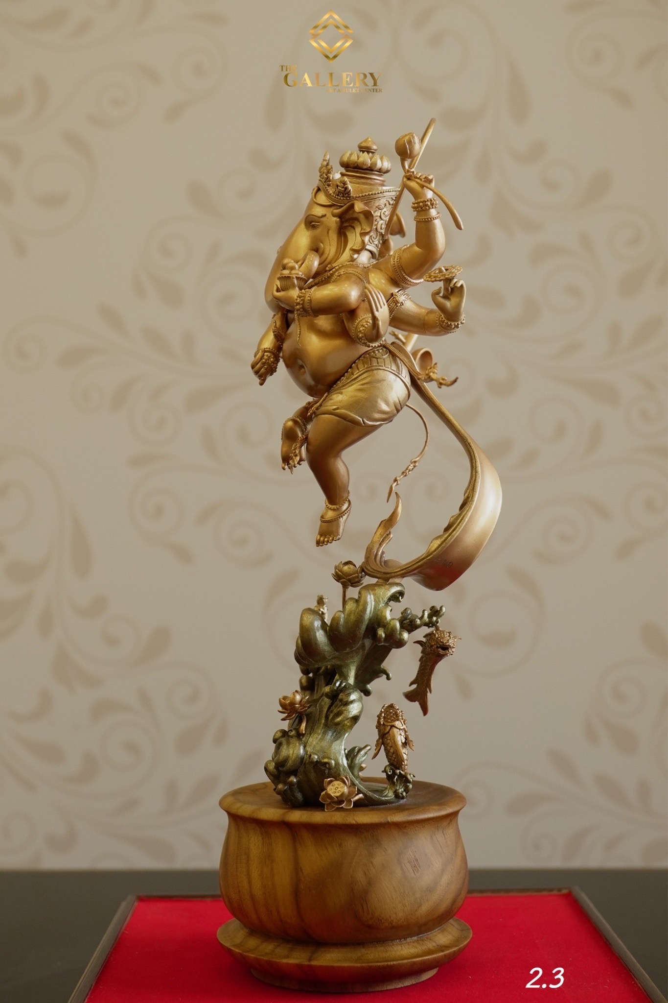 พระศรีนาฏยมหาคเณศ รุ่น กำเนิดอาริยธรรมศิลป์ รายการที่ 2.3 เนื้อไวท์บรอนซ์ สีโรสโกลด์ ขนาดความสูง 26 เซนติเมตร ( รวมฐาน )