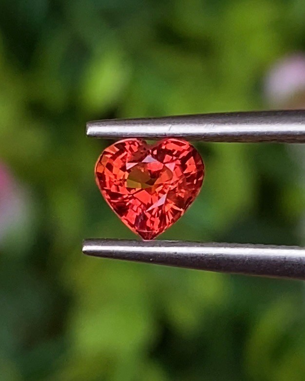 พลอย ออเรนจ์ แซฟไฟร์ Orange Sapphire 0.59 กะรัต (Cts.) พลอยแท้ อัญมณีมงคลประจําวันเกิด เครื่องประดับพลอย