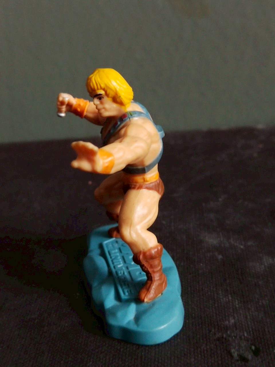 มีหลายภาพ ฟิกเกอร์ขนาดประมาณ 5 ซม. ฮีแมน **อาวุธหัก ของมีตามภาพ he-man