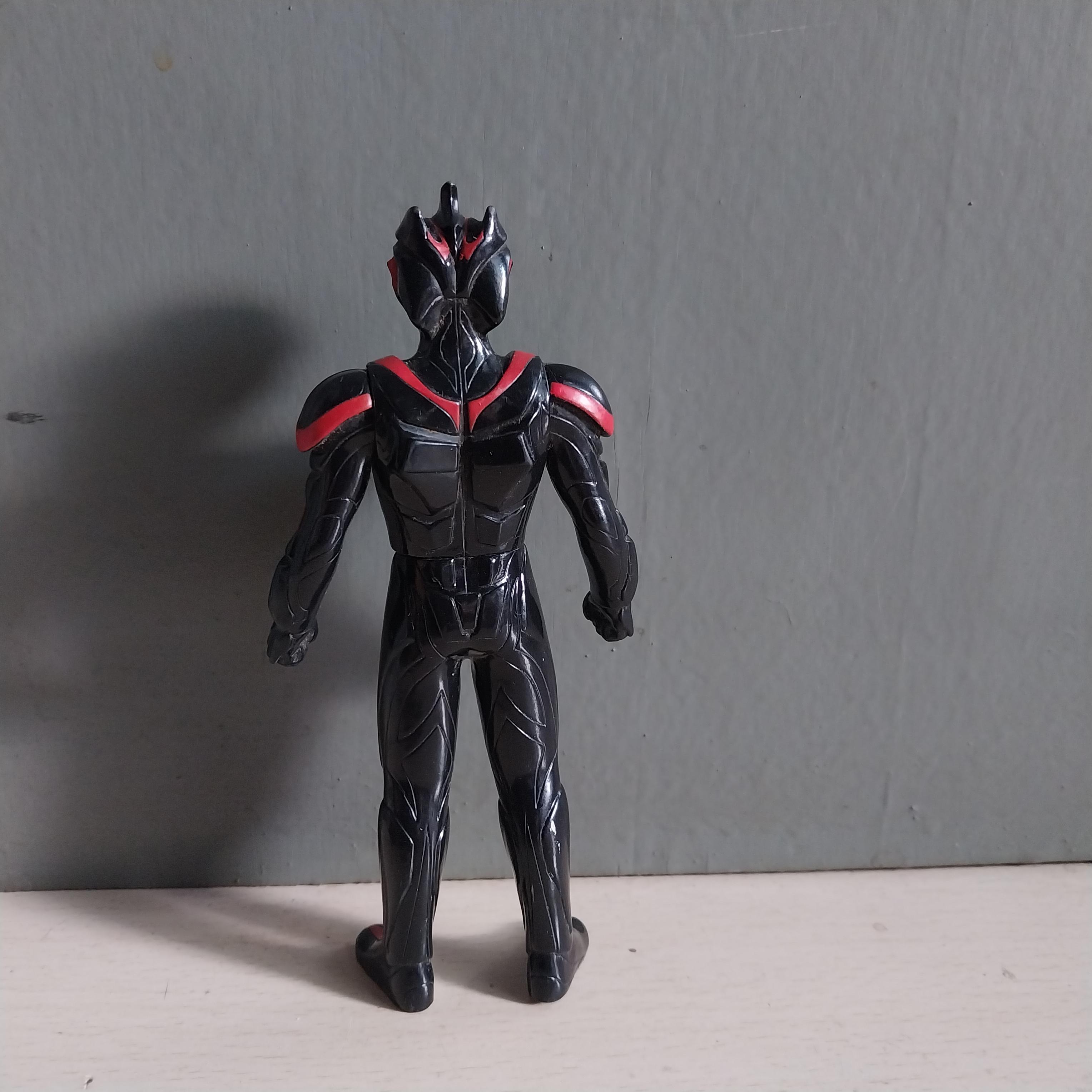 ซอฟ 5.5นิ้วสปาร์คดอล ดาร์คซากิ ศัตรูของอุลตร้าแมนโนอาร์ มือสองสภาพดี