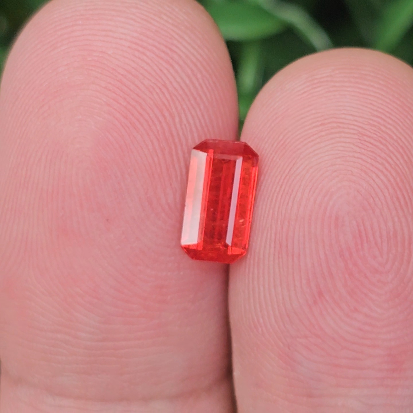 พลอย ออเรนจ์ แซฟไฟร์ Orange Sapphire 1.33 กะรัต (Cts.) พลอยแท้ อัญมณีมงคลประจําวันเกิด เครื่องประดับพลอย