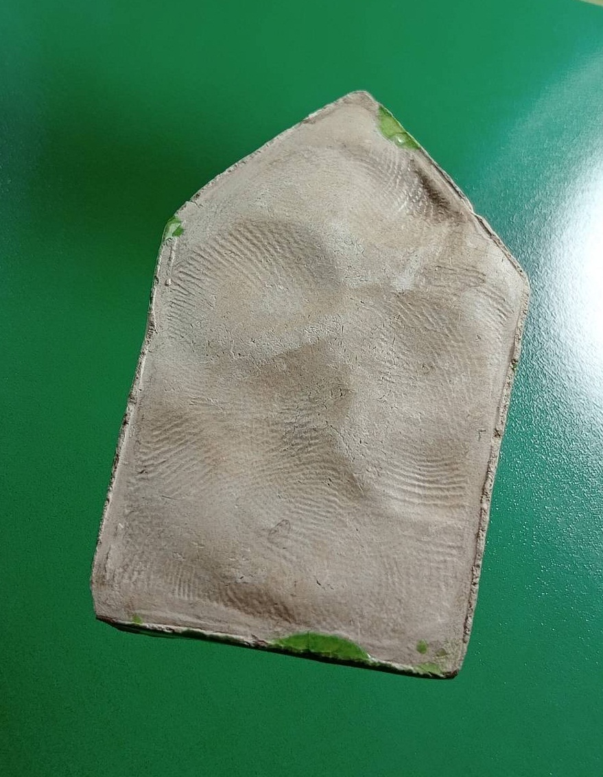 ผ2977 พระขุนแผน กระเบื้องเคลือบ ไม่ทราบที่