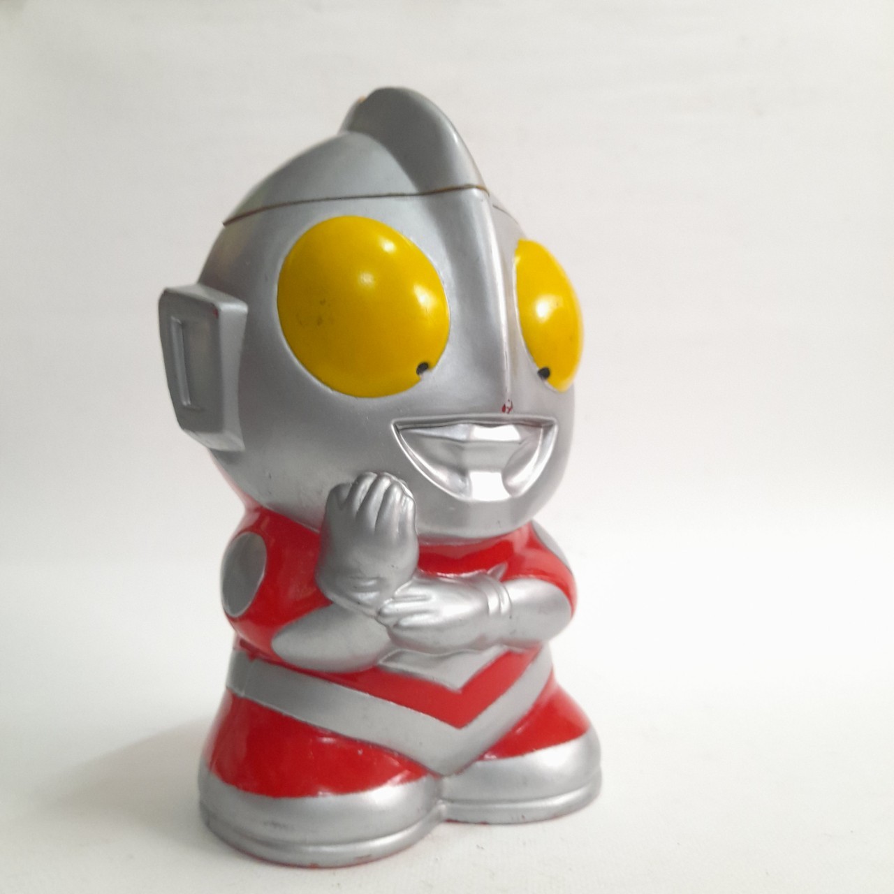 กระปุกออมสิน อุลตร้าแมน เปิดฝาได้ ของเอเพกซ์ทอยส์ ลิขสิทธิ์แท้ไชโยฯขนาดตามรูป มือสองสภาพดี มีรอยบ้างงานสะสมเก่าเก็บ