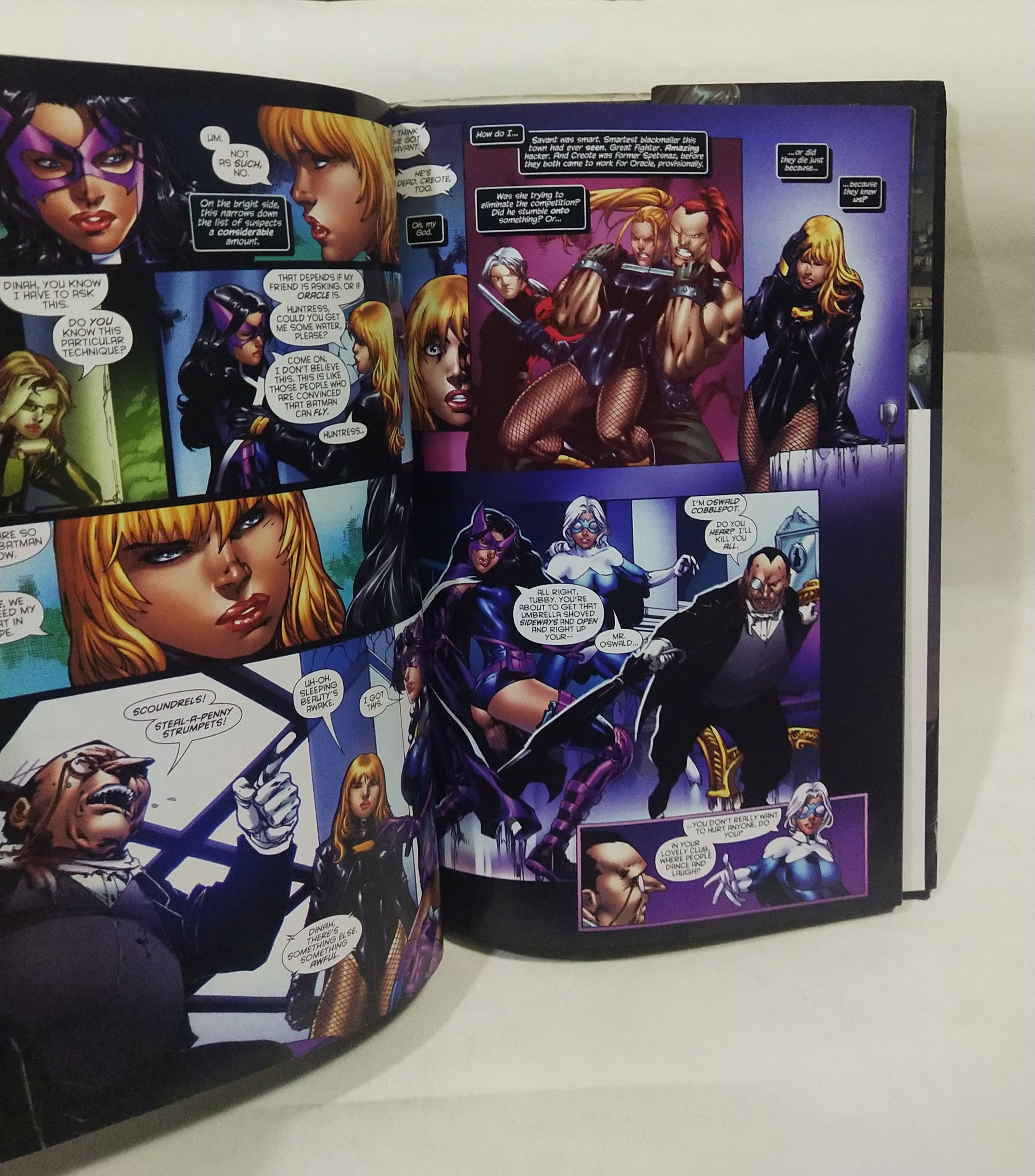 มือ2,หนังสือภาพสีการ์ตูนค่ายดีซีคอมิคส์ เบิร์ดออฟเพรย์ Bird_of_Prey ฉบับภาษาอังกฤษ หนังสือปกแข็ง มีปกนอก สภาพดี