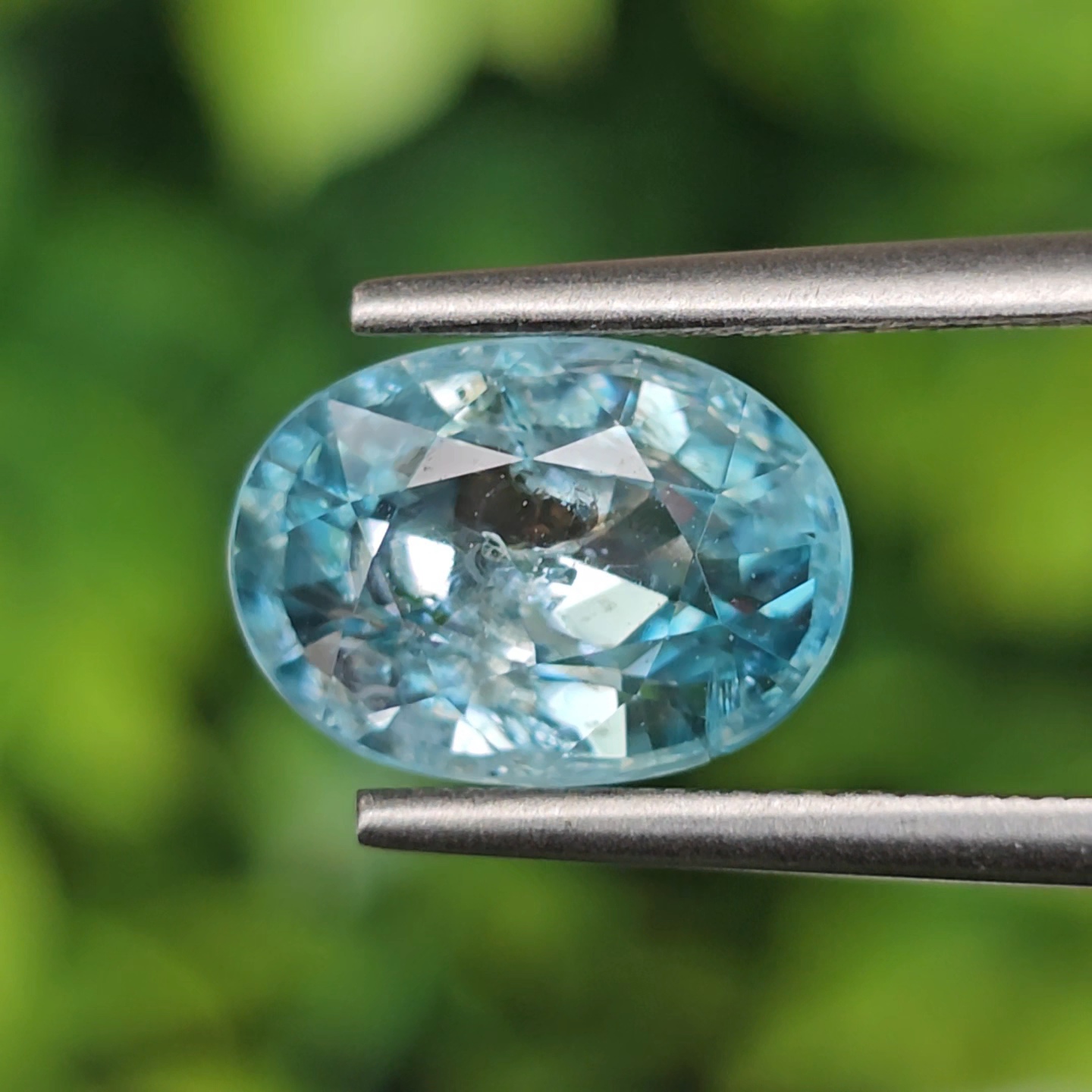 พลอย เพทาย (Zircon) 4.26 กะรัต (Cts.) พลอยแท้ อัญมณีมงคลประจําวันเกิด เครื่องประดับพลอย