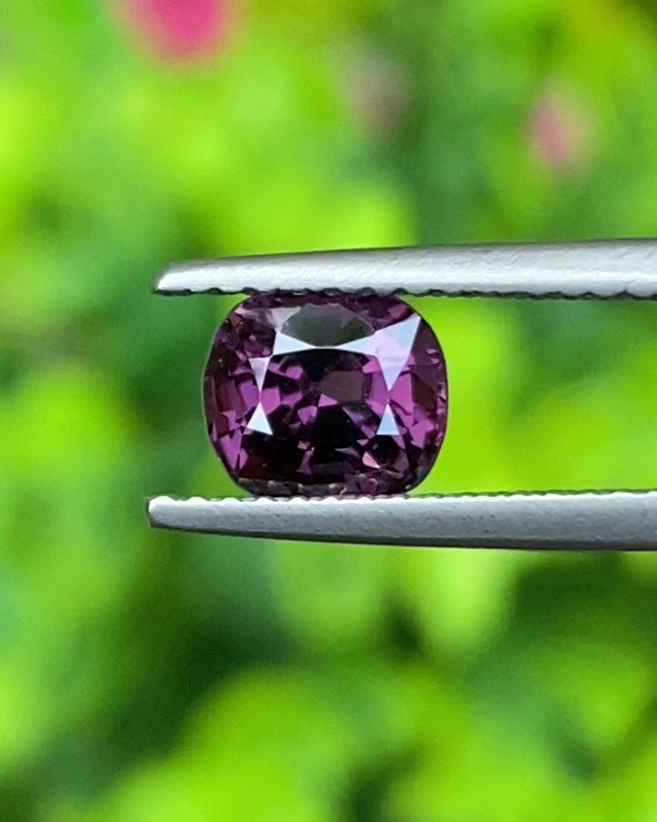 พลอย สปิเนล พม่า Spinel Myanmar 1.16 กะรัต (Cts.) พลอยแท้ อัญมณีมงคลประจําวันเกิด เครื่องประดับพลอย