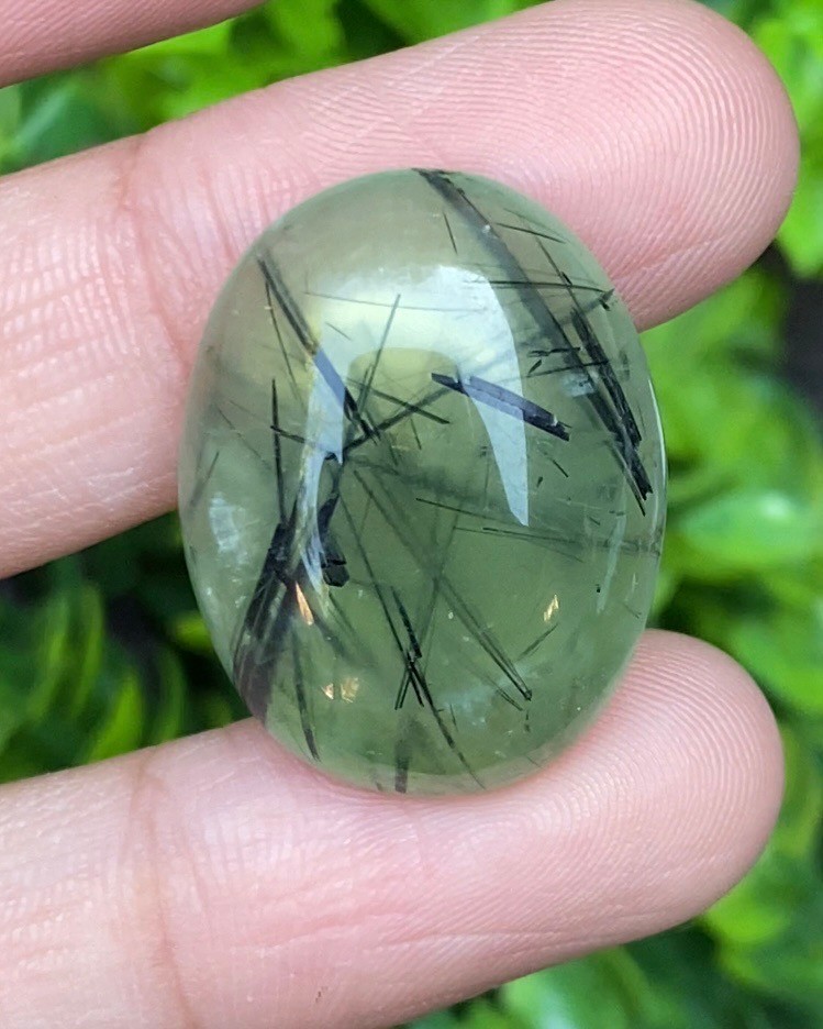 ไหมดำ พรีไนท์ Prehnite with Black tourmaline 33.45 กะรัต Cts. พลอยแท้ อัญมณีมงคลประจําวันเกิด เครื่องประดับพลอย